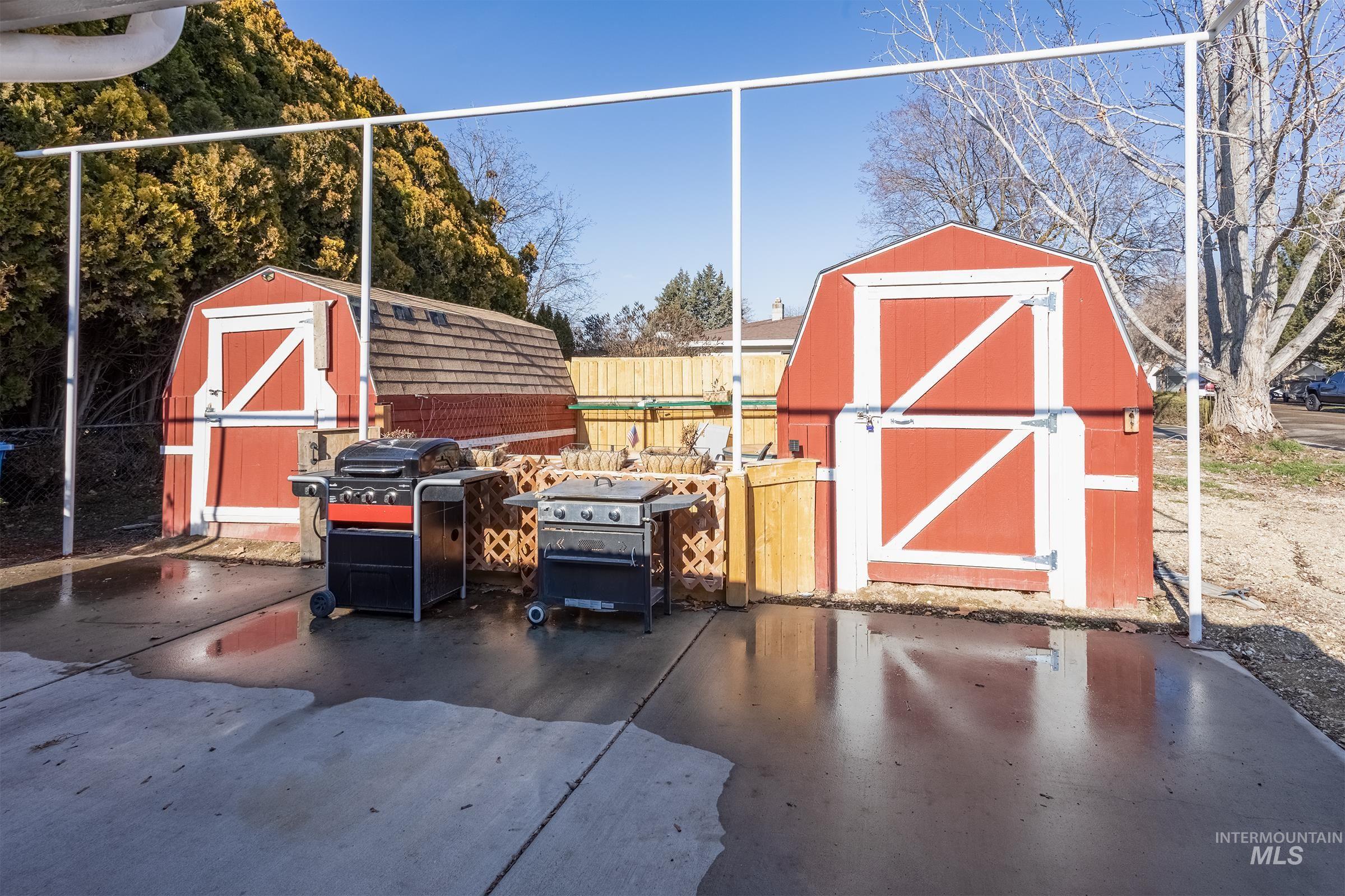 1523 Walnut St, Caldwell, Idaho 83605, 3 Bedrooms, 2 Bathrooms, Residential Income For Sale, Price $425,000,MLS 98973064