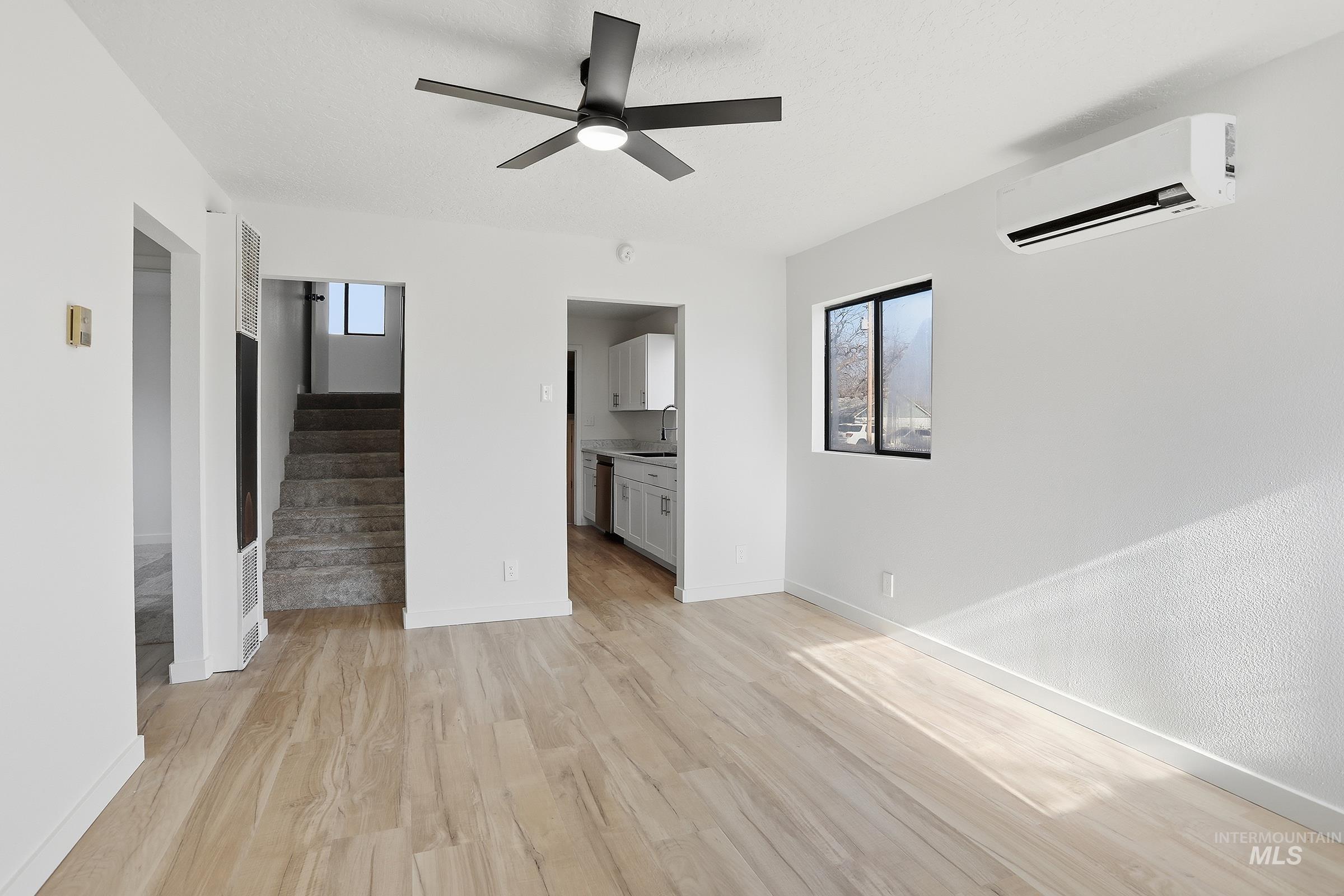 1523 Walnut St, Caldwell, Idaho 83605, 3 Bedrooms, 2 Bathrooms, Residential Income For Sale, Price $425,000,MLS 98973064