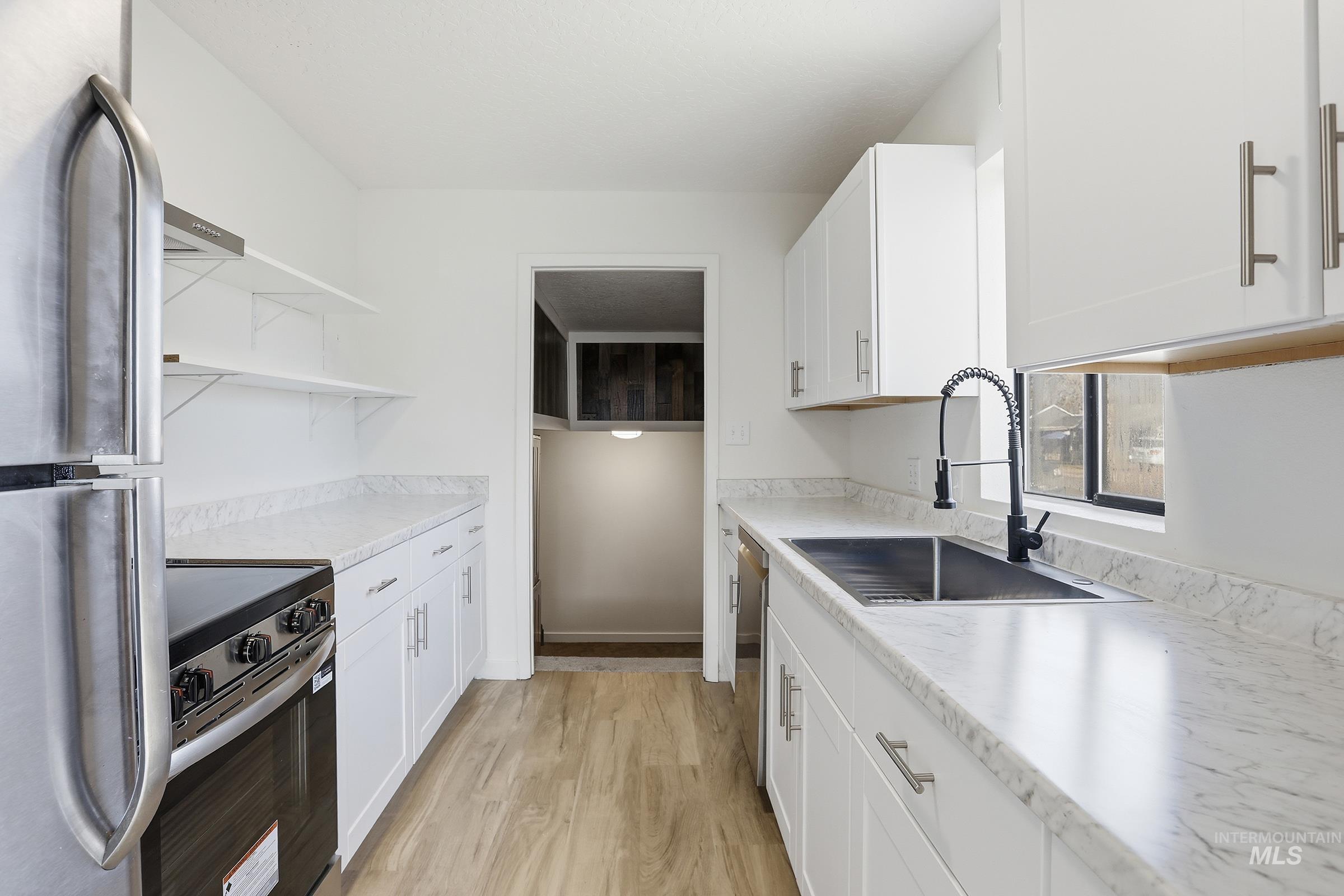 1523 Walnut St, Caldwell, Idaho 83605, 3 Bedrooms, 2 Bathrooms, Residential Income For Sale, Price $425,000,MLS 98973064