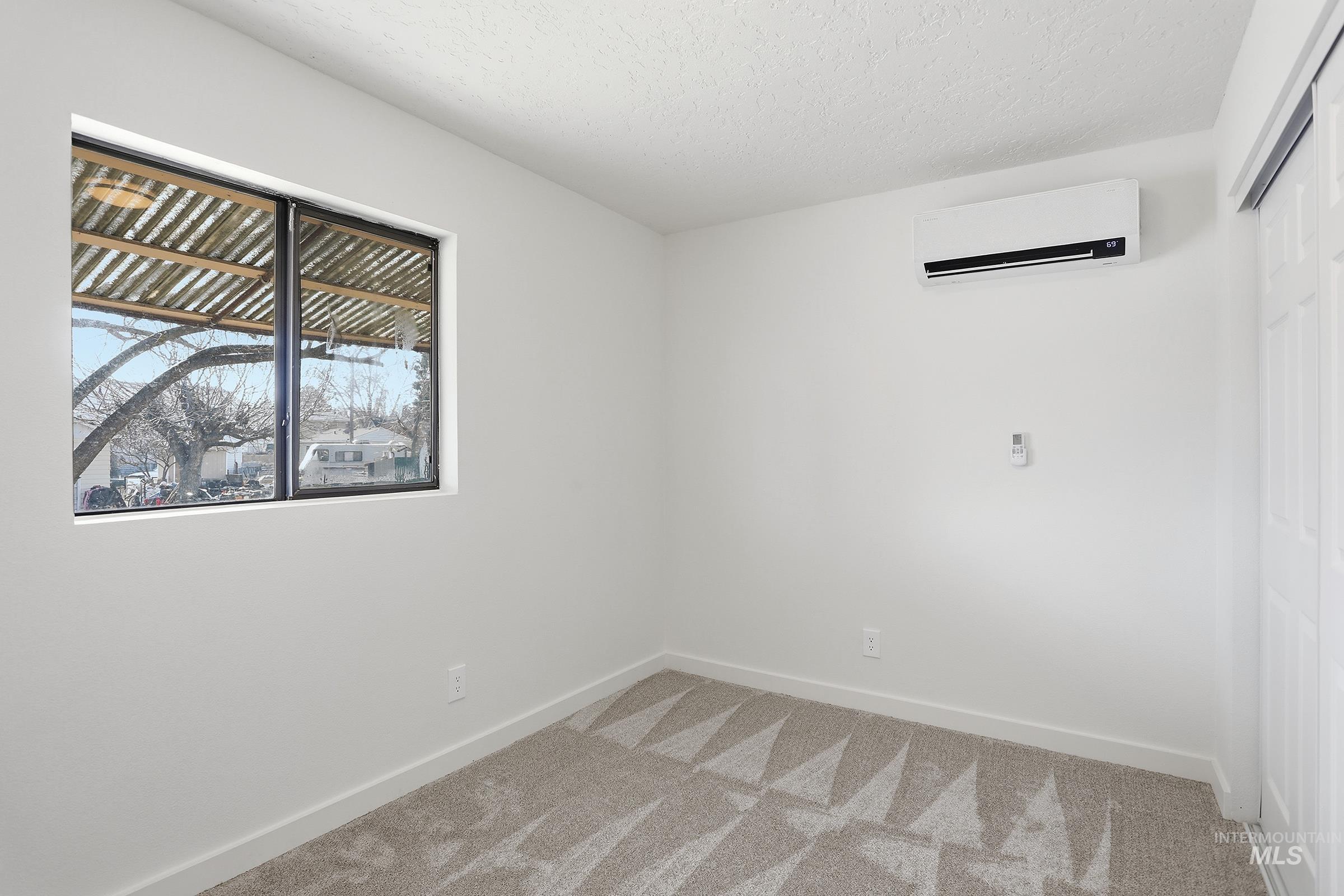 1523 Walnut St, Caldwell, Idaho 83605, 3 Bedrooms, 2 Bathrooms, Residential Income For Sale, Price $425,000,MLS 98973064