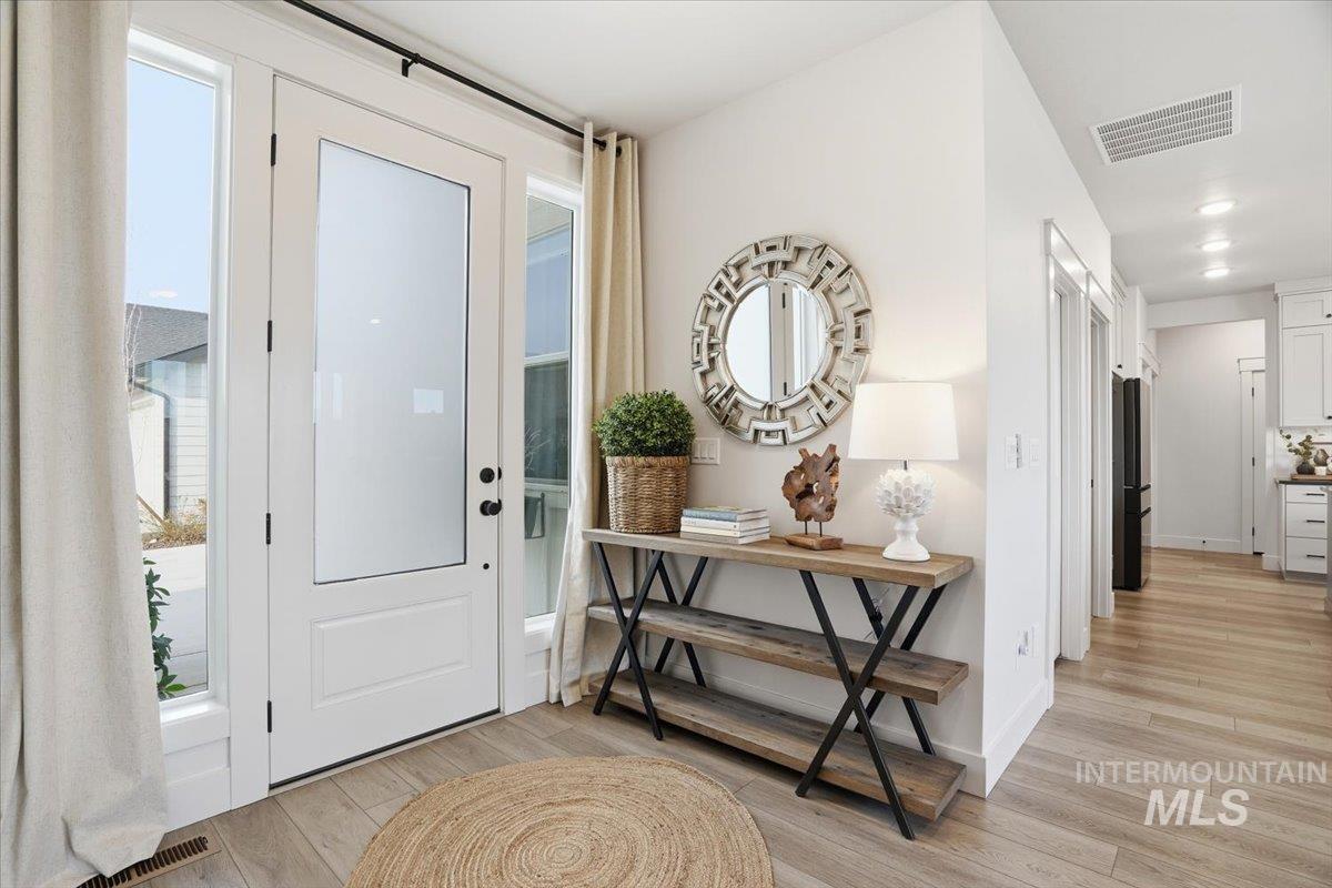 398 S Big Star Ln, Eagle, Idaho 83616, 3 Bedrooms, 2 Bathrooms, Residential For Sale, Price $599,000,MLS 98973068