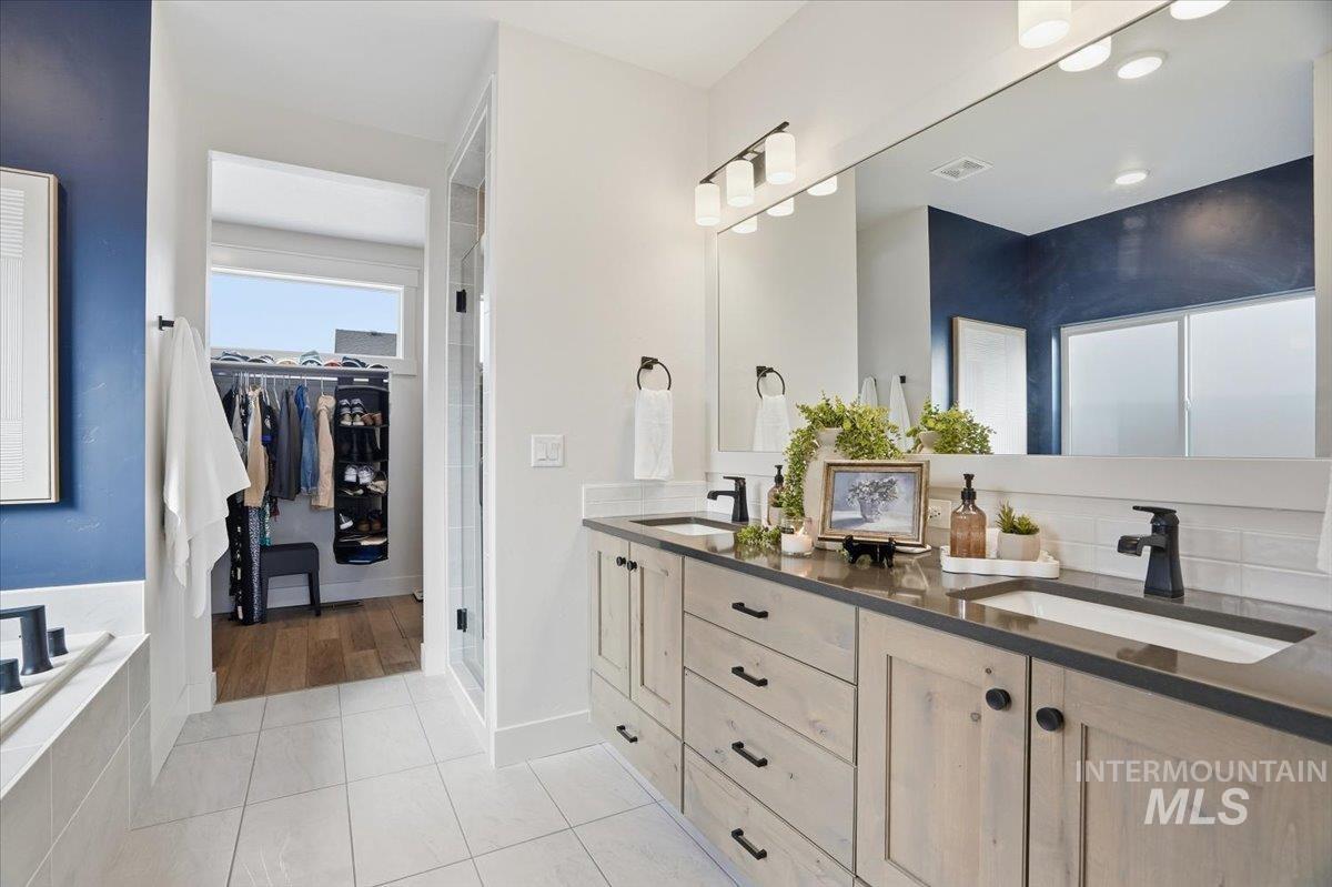 398 S Big Star Ln, Eagle, Idaho 83616, 3 Bedrooms, 2 Bathrooms, Residential For Sale, Price $599,000,MLS 98973068