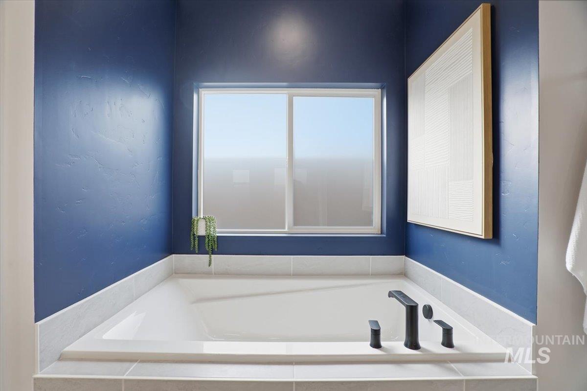 398 S Big Star Ln, Eagle, Idaho 83616, 3 Bedrooms, 2 Bathrooms, Residential For Sale, Price $599,000,MLS 98973068