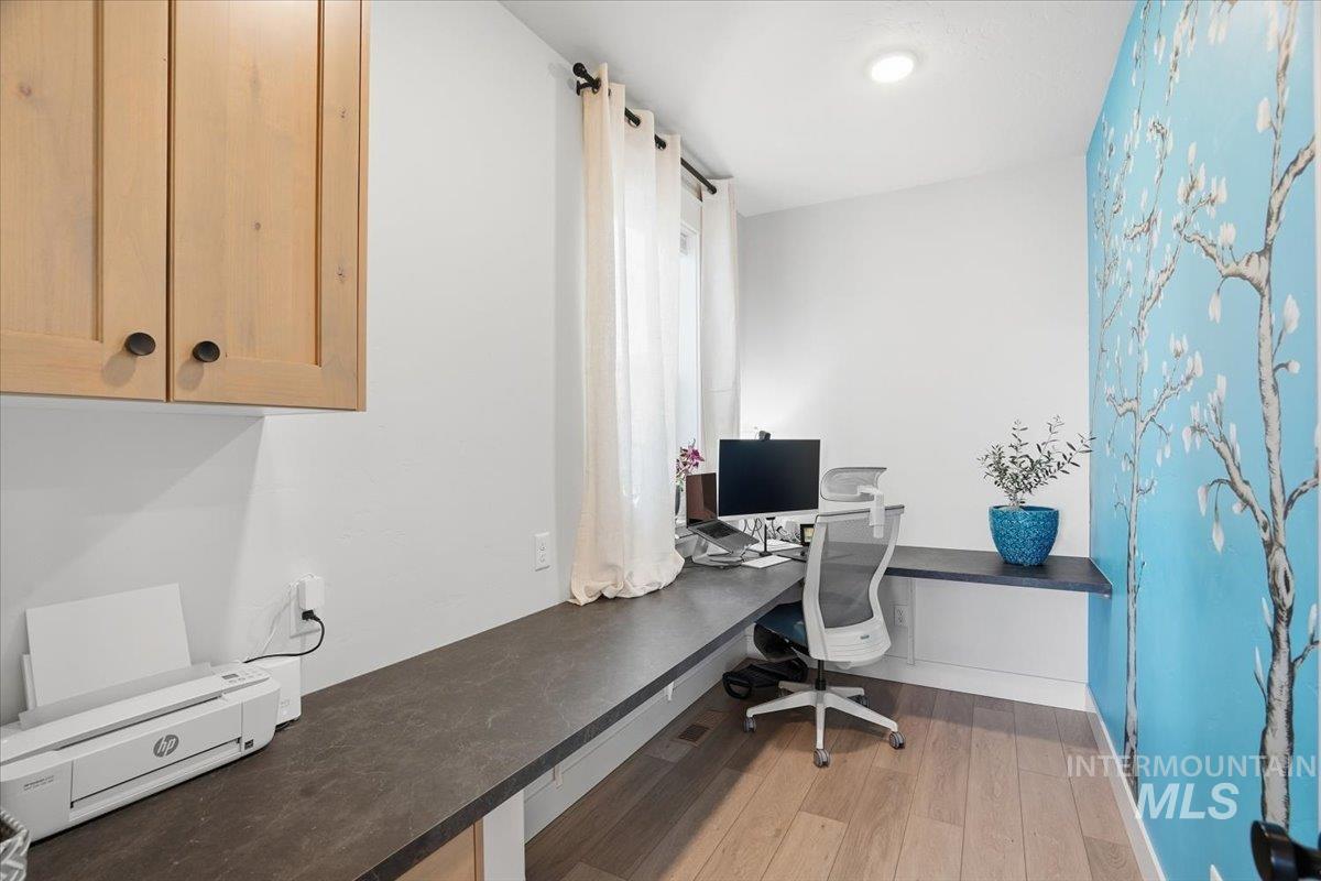 398 S Big Star Ln, Eagle, Idaho 83616, 3 Bedrooms, 2 Bathrooms, Residential For Sale, Price $599,000,MLS 98973068