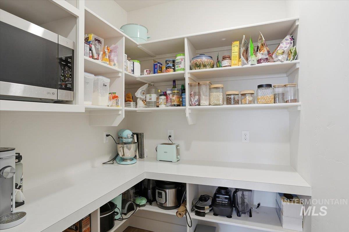 398 S Big Star Ln, Eagle, Idaho 83616, 3 Bedrooms, 2 Bathrooms, Residential For Sale, Price $599,000,MLS 98973068