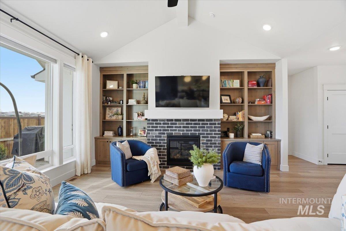 398 S Big Star Ln, Eagle, Idaho 83616, 3 Bedrooms, 2 Bathrooms, Residential For Sale, Price $599,000,MLS 98973068