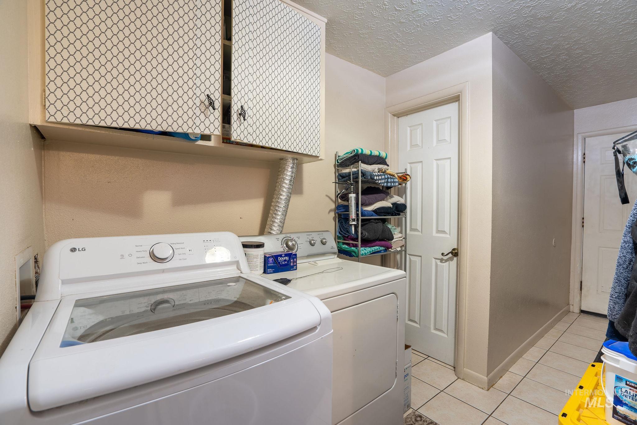 3121 & 3125 College Ave, Caldwell, Idaho 83605, 3 Bedrooms, 1 Bathroom, Residential Income For Sale, Price $415,000,MLS 98973069