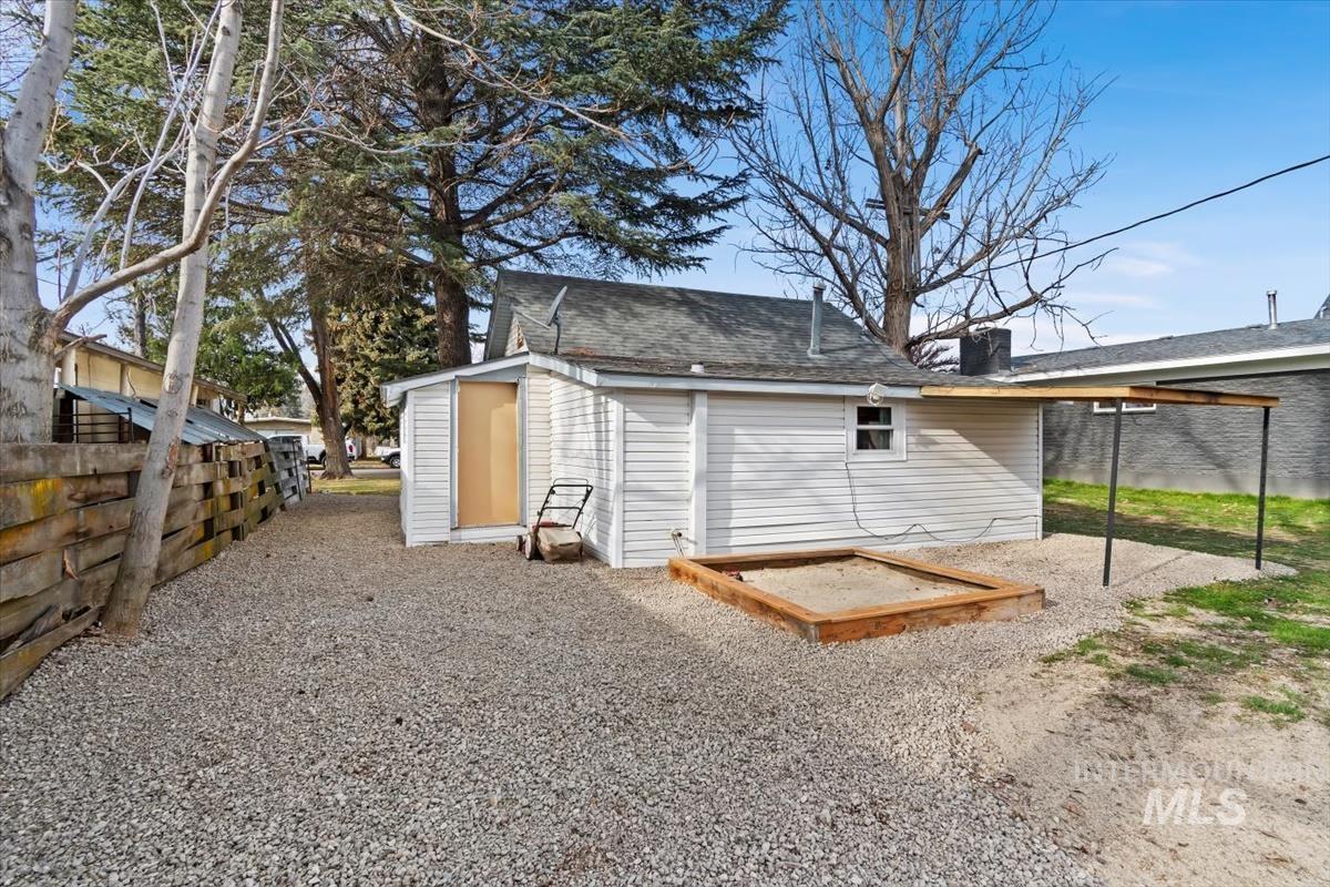 116 Maple St, Nampa, Idaho 83686-5026, 1 Bedroom, 1 Bathroom, Residential For Sale, Price $239,900,MLS 98973072