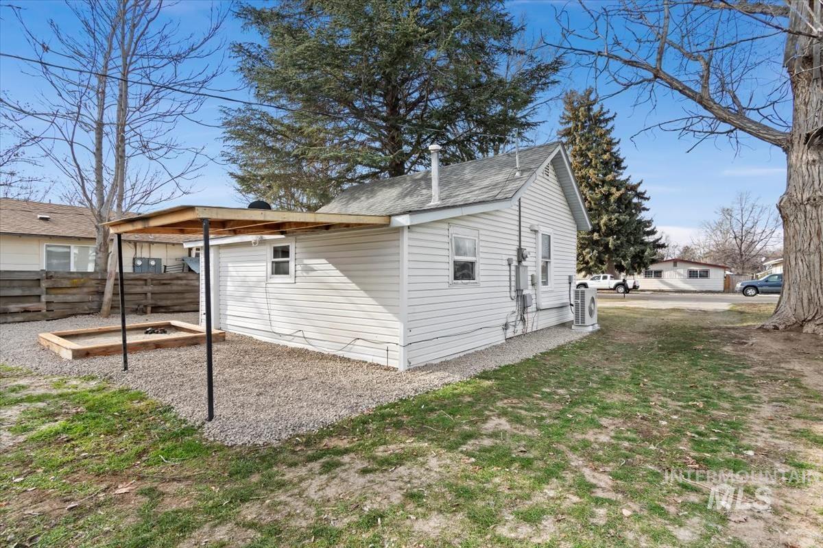116 Maple St, Nampa, Idaho 83686-5026, 1 Bedroom, 1 Bathroom, Residential For Sale, Price $239,900,MLS 98973072