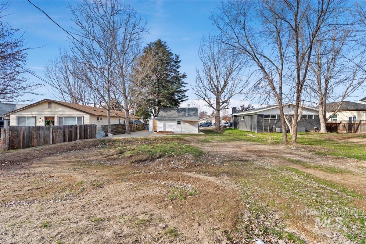 116 Maple St, Nampa, Idaho 83686-5026, 1 Bedroom, 1 Bathroom, Residential For Sale, Price $239,900,MLS 98973072