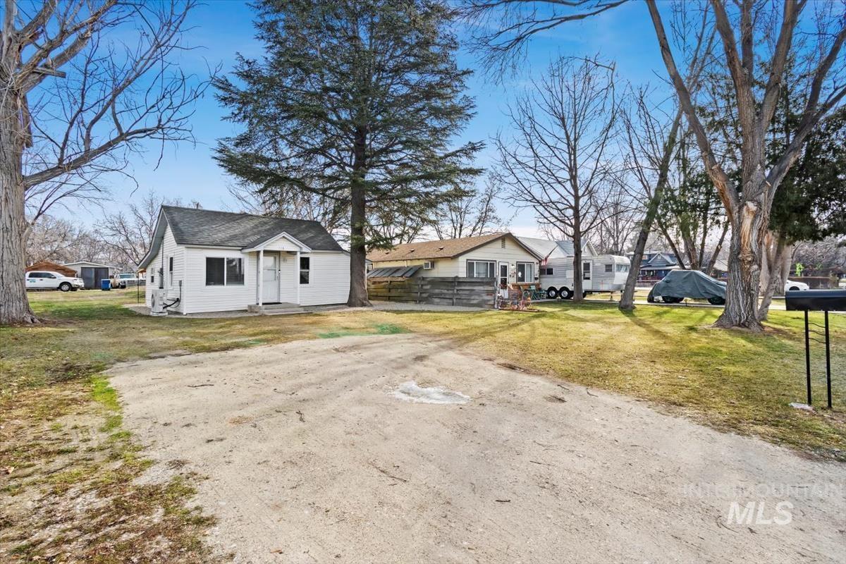 116 Maple St, Nampa, Idaho 83686-5026, 1 Bedroom, 1 Bathroom, Residential For Sale, Price $239,900,MLS 98973072