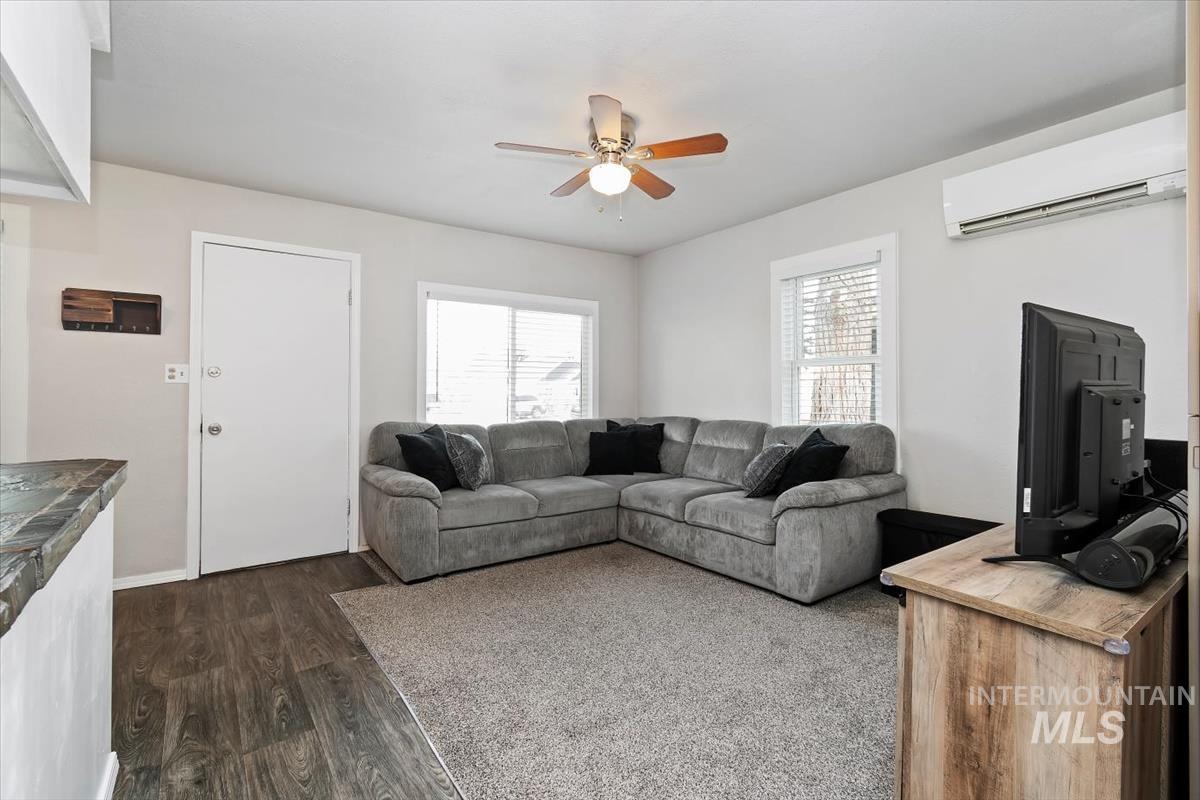 116 Maple St, Nampa, Idaho 83686-5026, 1 Bedroom, 1 Bathroom, Residential For Sale, Price $239,900,MLS 98973072