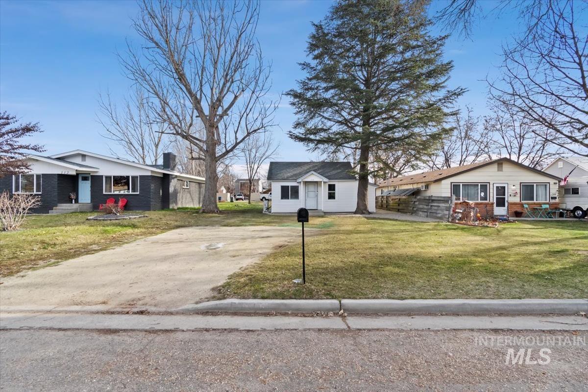 116 Maple St, Nampa, Idaho 83686-5026, 1 Bedroom, 1 Bathroom, Residential For Sale, Price $239,900,MLS 98973072