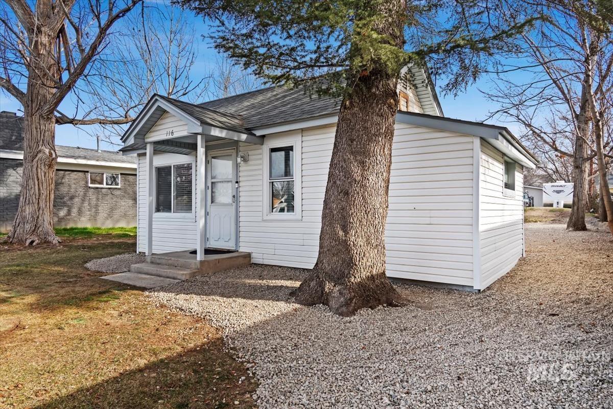 116 Maple St, Nampa, Idaho 83686-5026, 1 Bedroom, 1 Bathroom, Residential For Sale, Price $239,900,MLS 98973072