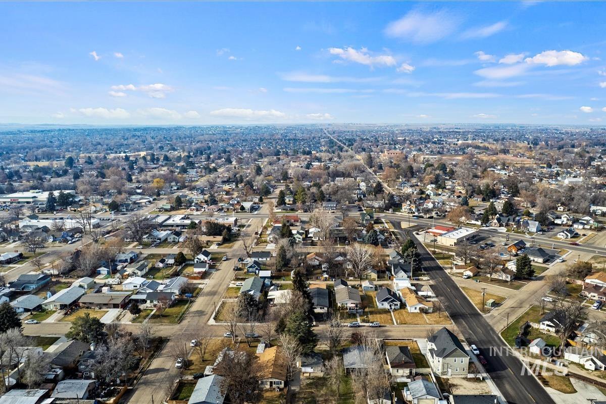 116 Maple St, Nampa, Idaho 83686-5026, 1 Bedroom, 1 Bathroom, Residential For Sale, Price $239,900,MLS 98973072