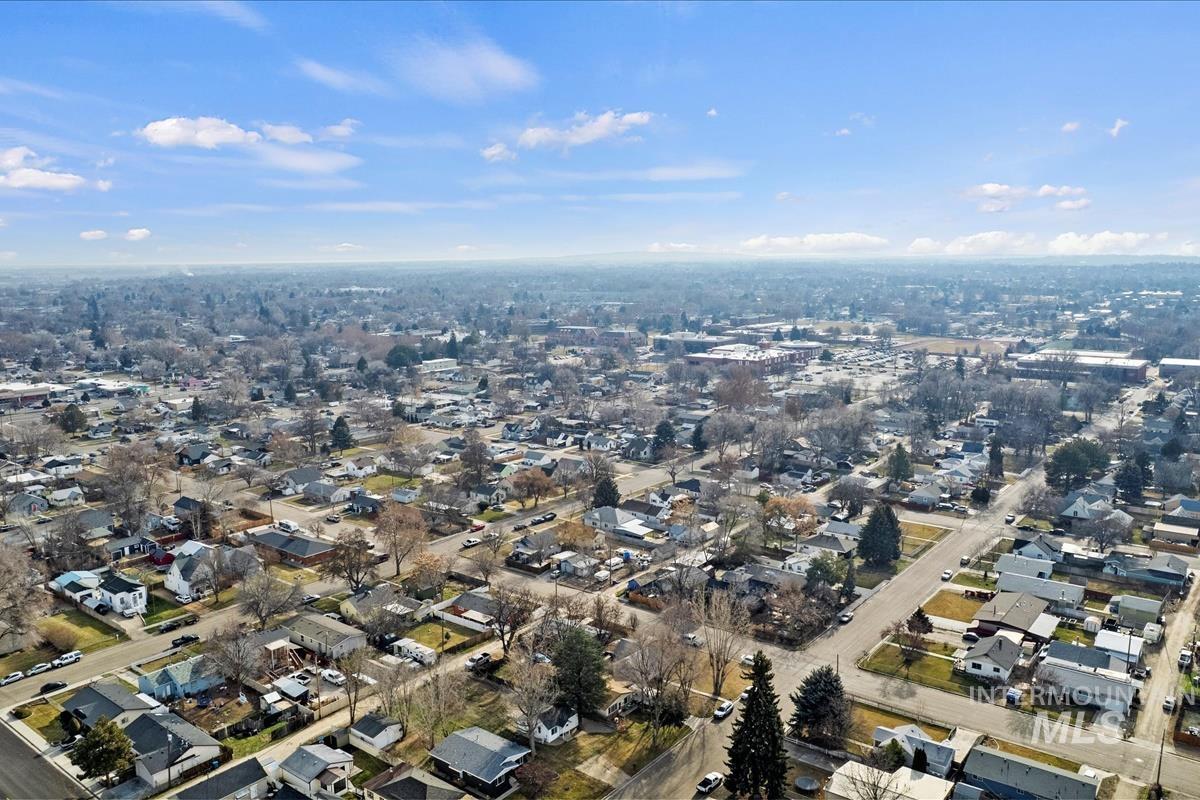 116 Maple St, Nampa, Idaho 83686-5026, 1 Bedroom, 1 Bathroom, Residential For Sale, Price $239,900,MLS 98973072