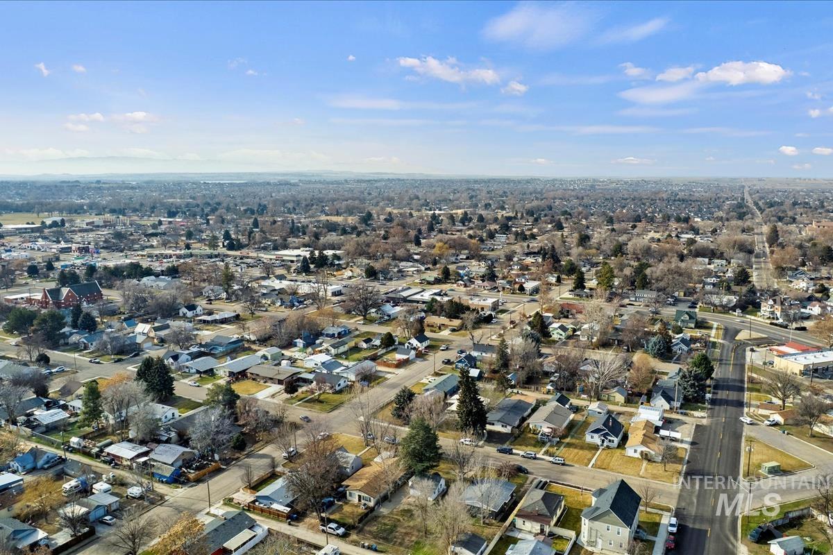 116 Maple St, Nampa, Idaho 83686-5026, 1 Bedroom, 1 Bathroom, Residential For Sale, Price $239,900,MLS 98973072