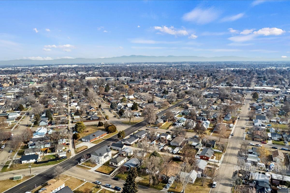 116 Maple St, Nampa, Idaho 83686-5026, 1 Bedroom, 1 Bathroom, Residential For Sale, Price $239,900,MLS 98973072