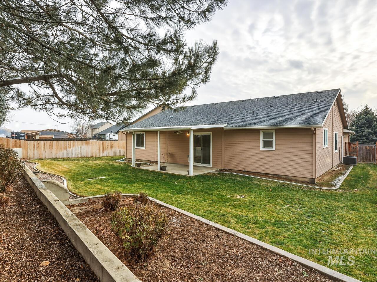 16935 N Thurgood Loop, Nampa, Idaho 83687, 3 Bedrooms, 2 Bathrooms, Residential For Sale, Price $370,000,MLS 98973074