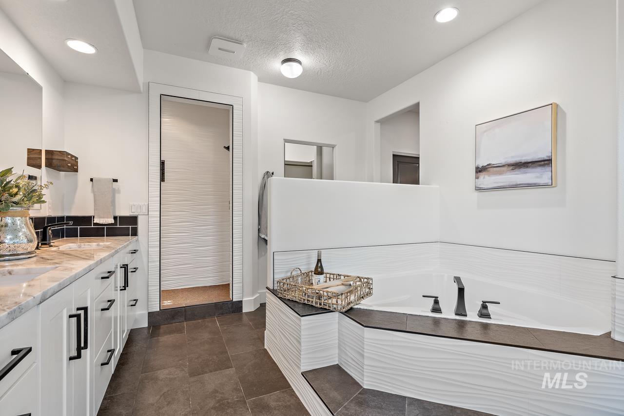 2095 N Meridian Rd, Eagle, Idaho 83616, 4 Bedrooms, 3 Bathrooms, Residential For Sale, Price $1,999,000,MLS 98973082