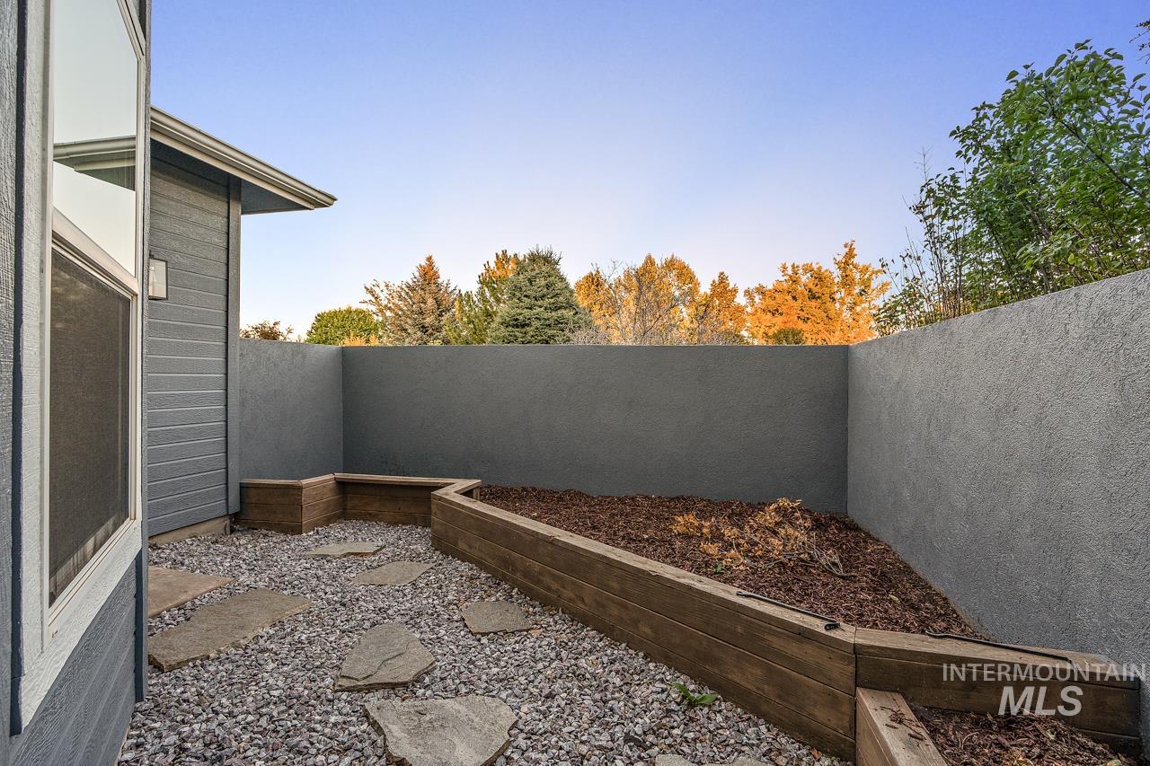 2095 N Meridian Rd, Eagle, Idaho 83616, 4 Bedrooms, 3 Bathrooms, Residential For Sale, Price $1,999,000,MLS 98973082