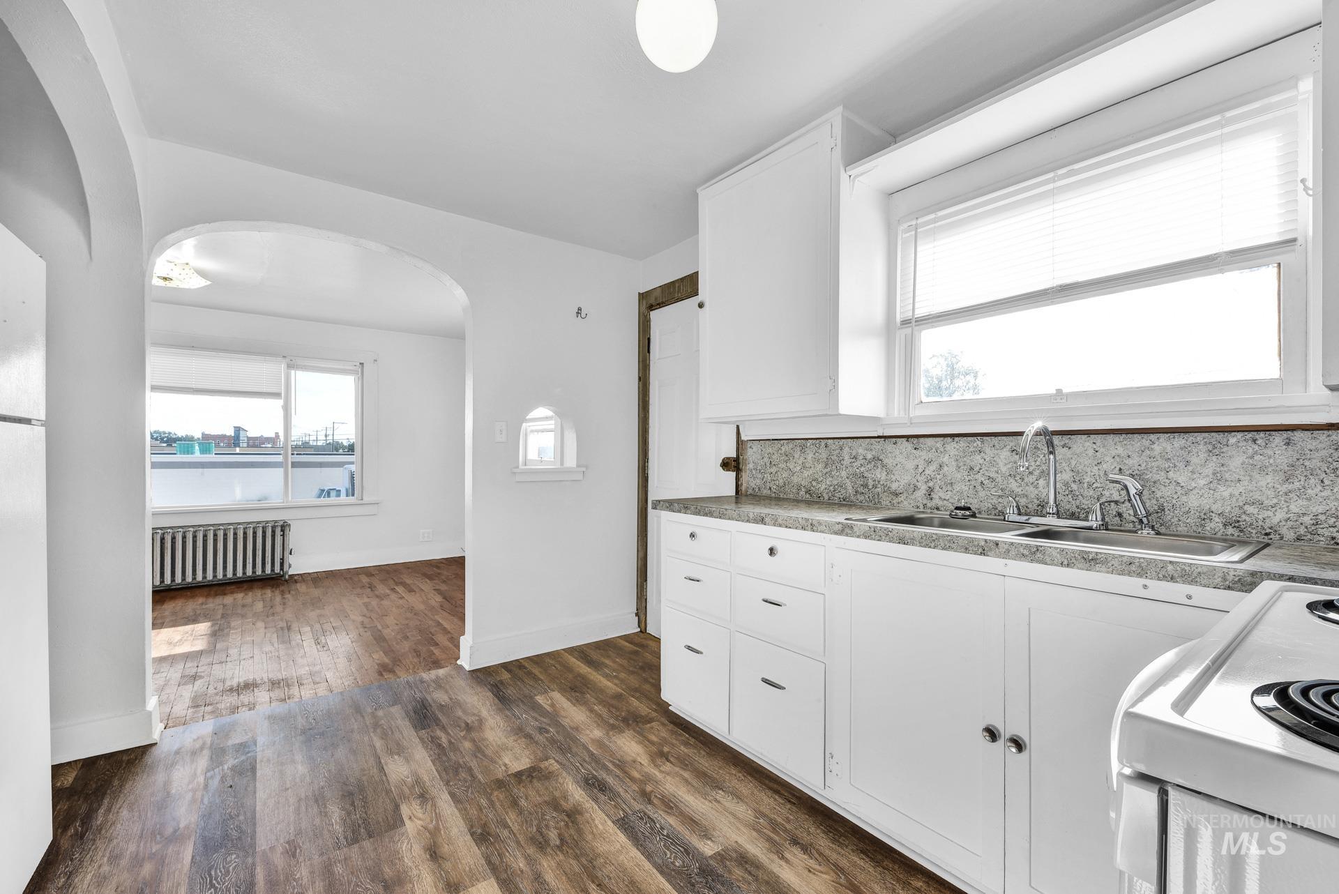 405 N 2nd E, Mountain Home, Idaho 83647, 1 Bedroom, 1 Bathroom, Residential Income For Sale, Price $760,000,MLS 98973083