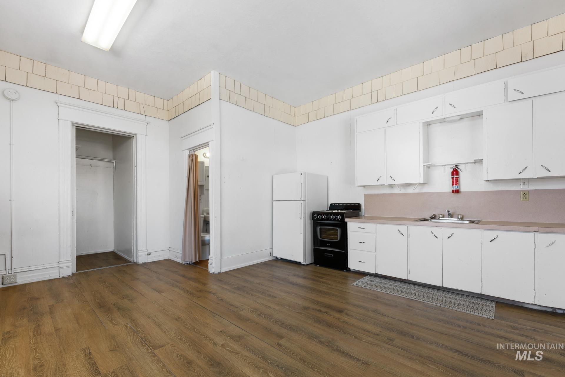 405 N 2nd E, Mountain Home, Idaho 83647, 1 Bedroom, 1 Bathroom, Residential Income For Sale, Price $760,000,MLS 98973083