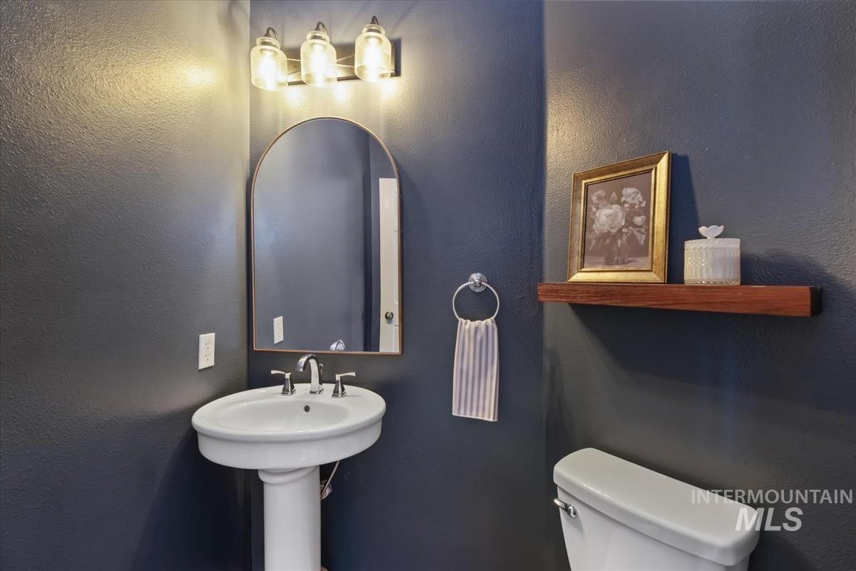 1712 E Myrtle Beach Ct, Eagle, Idaho 83616, 4 Bedrooms, 2.5 Bathrooms, Residential For Sale, Price $700,000, 98973084