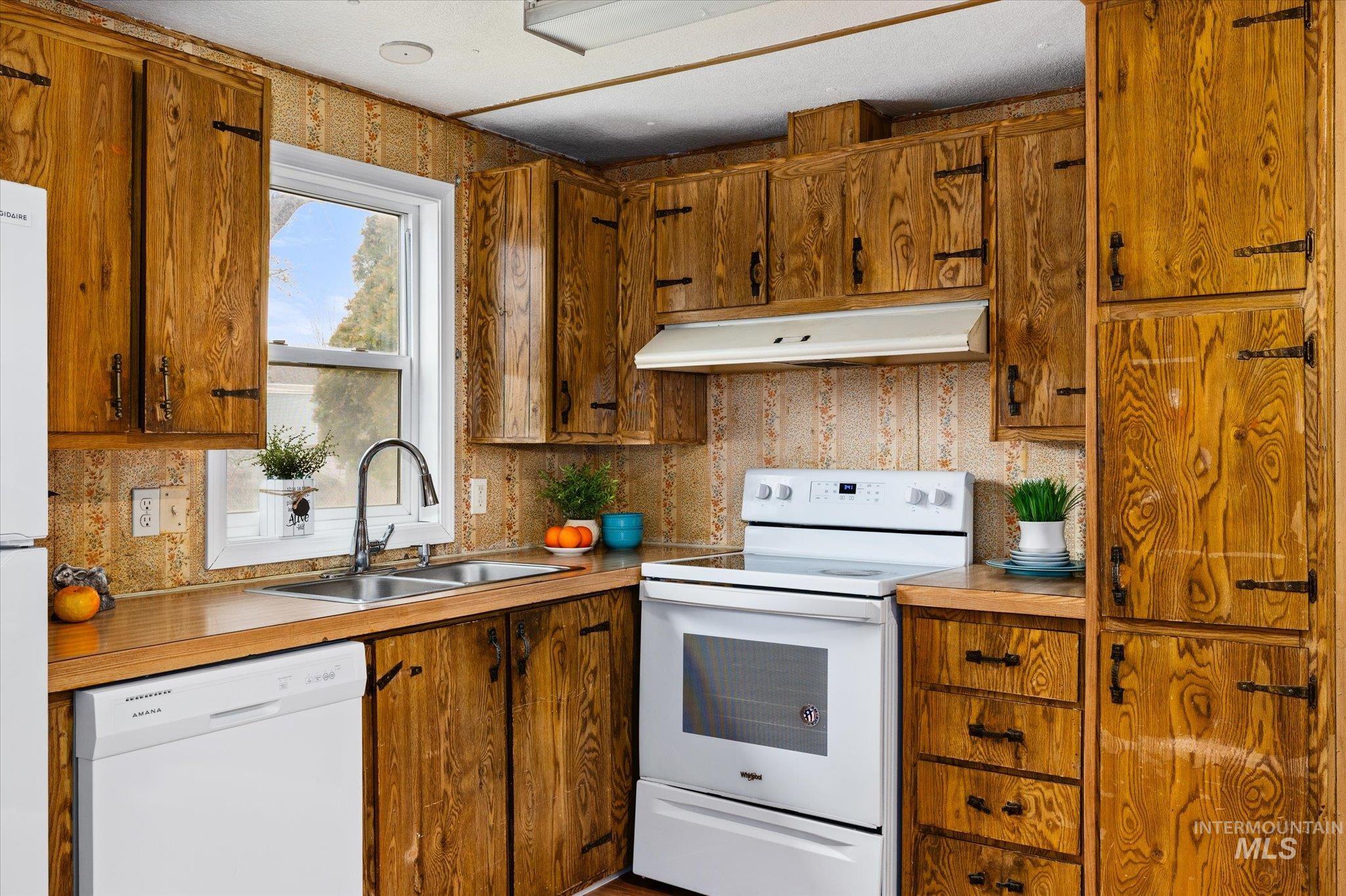 1410 W Flamingo Ave TRLR 7, Nampa, Idaho 83651, 3 Bedrooms, 2 Bathrooms, Residential For Sale, Price $78,000,MLS 98973085