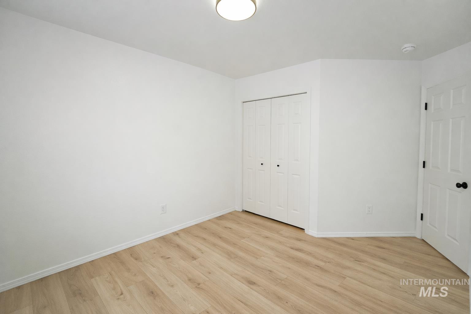 4415 S Silverwood Pl., Boise, Idaho 83716, 3 Bedrooms, 2 Bathrooms, Residential For Sale, Price $469,900,MLS 98973087