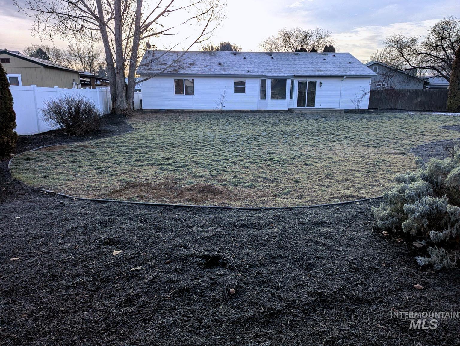 4415 S Silverwood Pl., Boise, Idaho 83716, 3 Bedrooms, 2 Bathrooms, Residential For Sale, Price $469,900,MLS 98973087