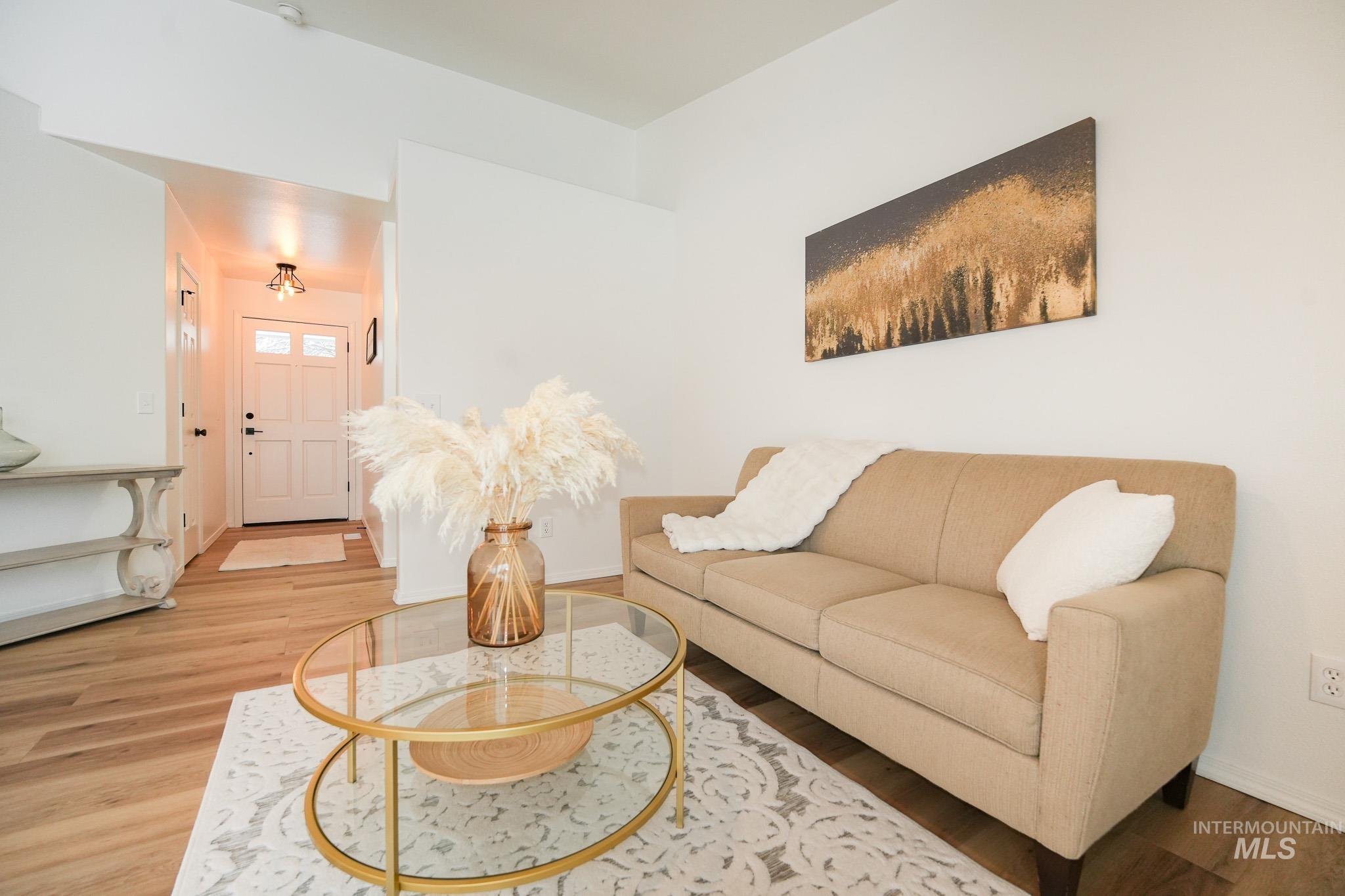 4415 S Silverwood Pl., Boise, Idaho 83716, 3 Bedrooms, 2 Bathrooms, Residential For Sale, Price $469,900,MLS 98973087