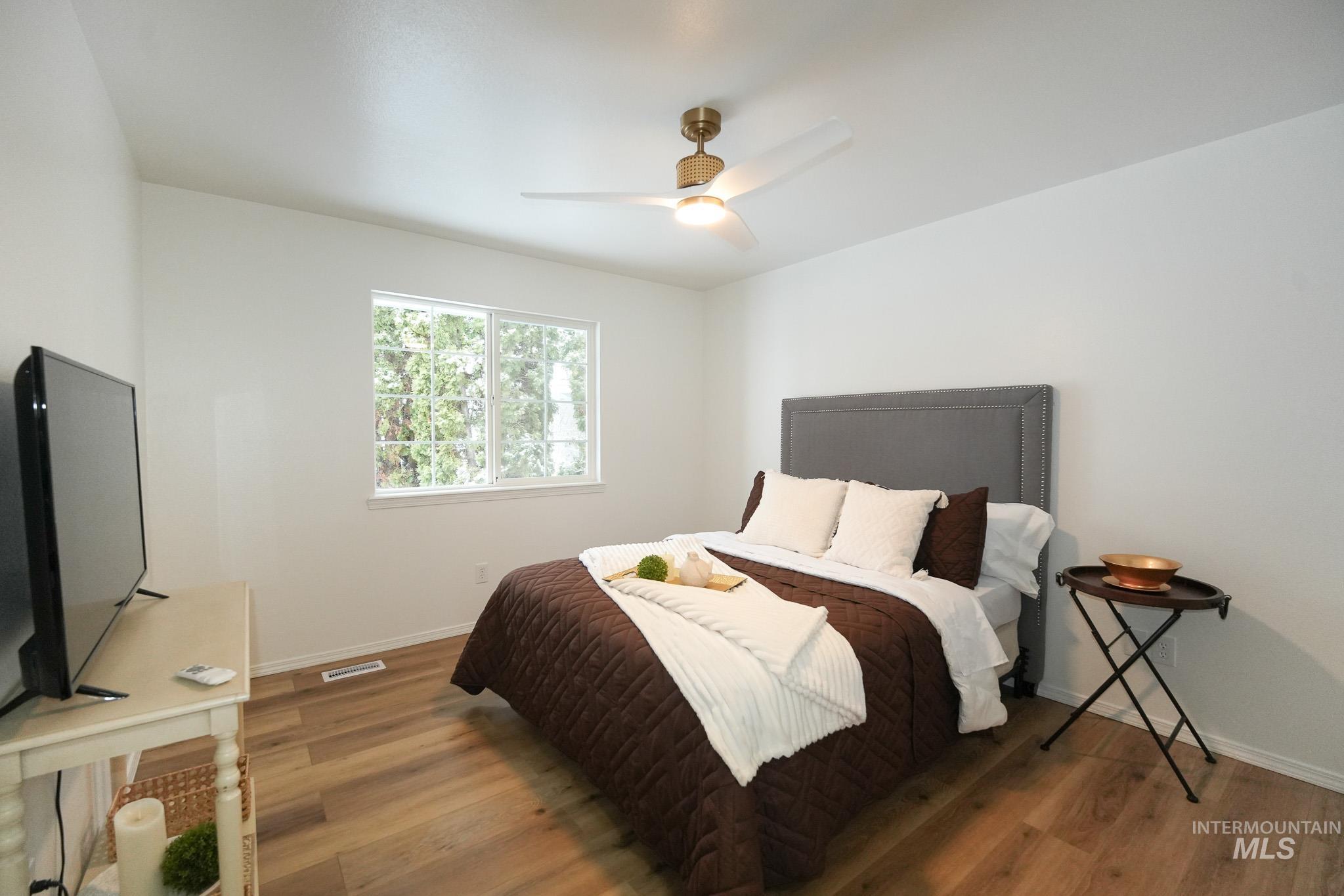 4415 S Silverwood Pl., Boise, Idaho 83716, 3 Bedrooms, 2 Bathrooms, Residential For Sale, Price $469,900,MLS 98973087