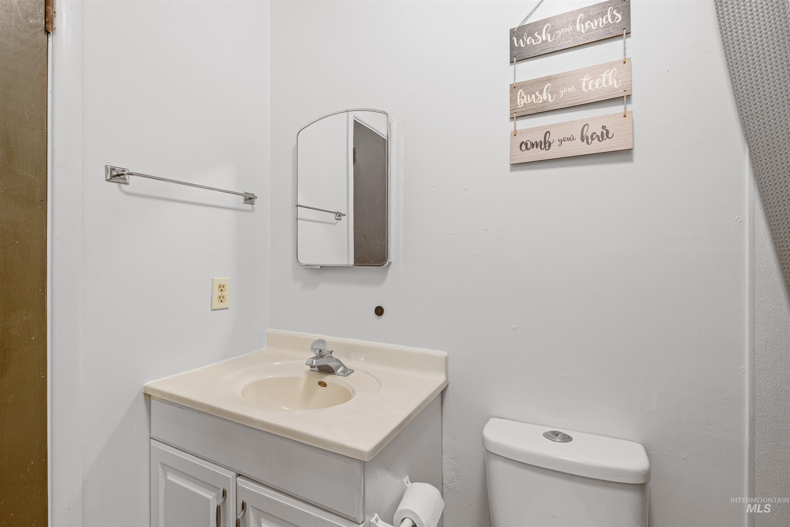 737 4th Street, Clarkston, Washington 99403, 2 Bedrooms, 1 Bathroom, Residential For Sale, Price $249,900,MLS 98973089