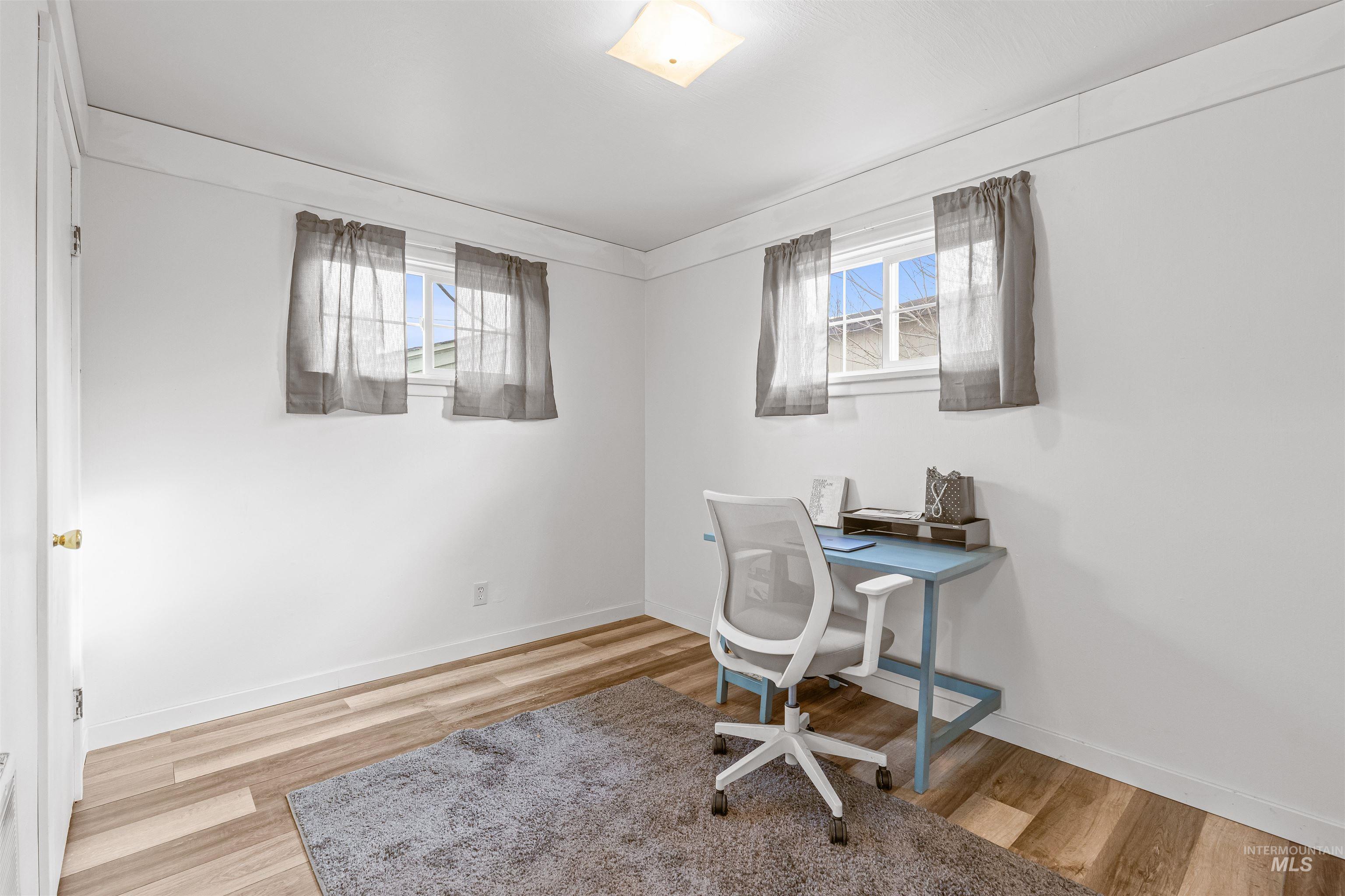 737 4th Street, Clarkston, Washington 99403, 2 Bedrooms, 1 Bathroom, Residential For Sale, Price $249,900,MLS 98973089