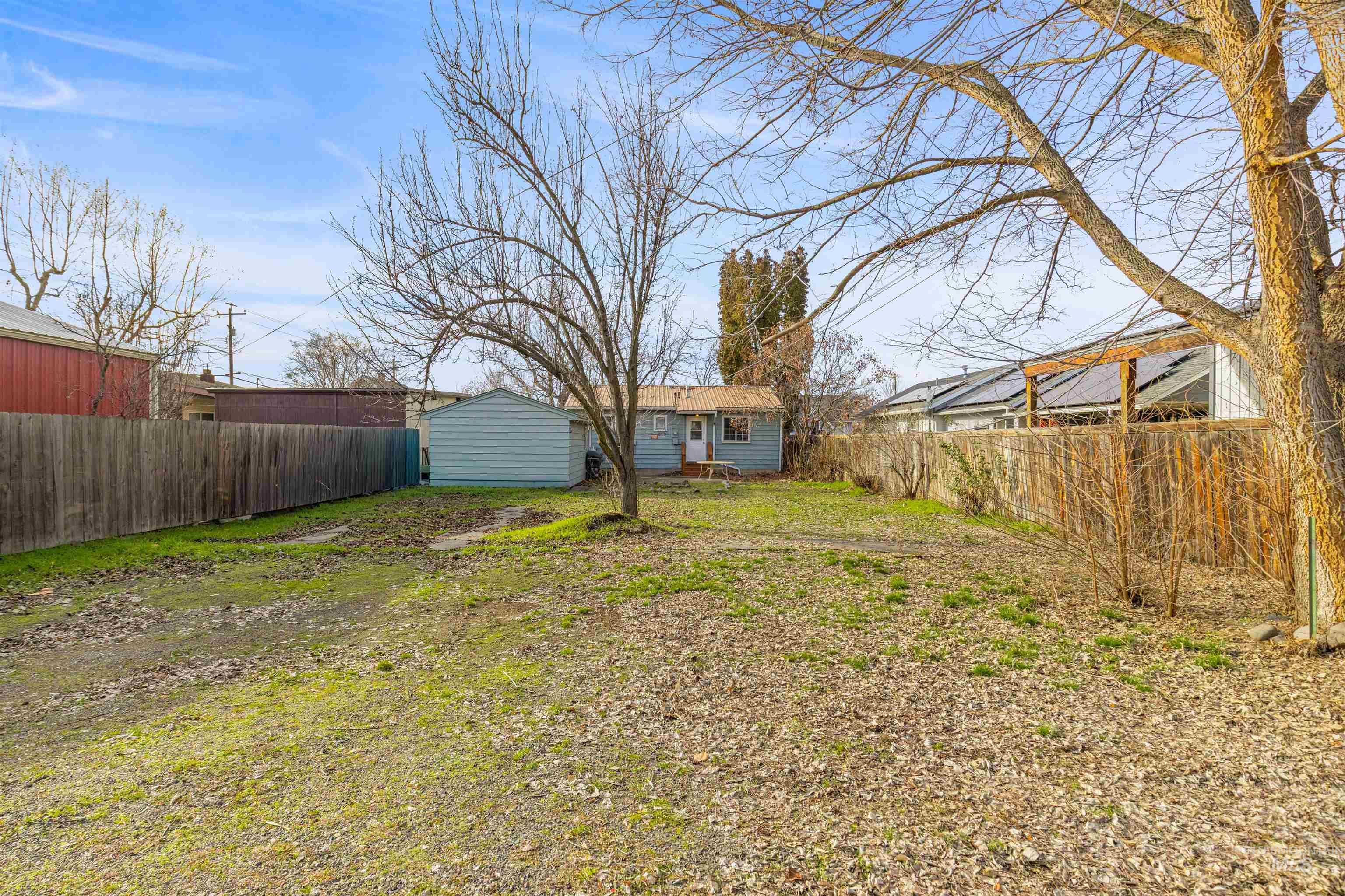 737 4th Street, Clarkston, Washington 99403, 2 Bedrooms, 1 Bathroom, Residential For Sale, Price $249,900,MLS 98973089