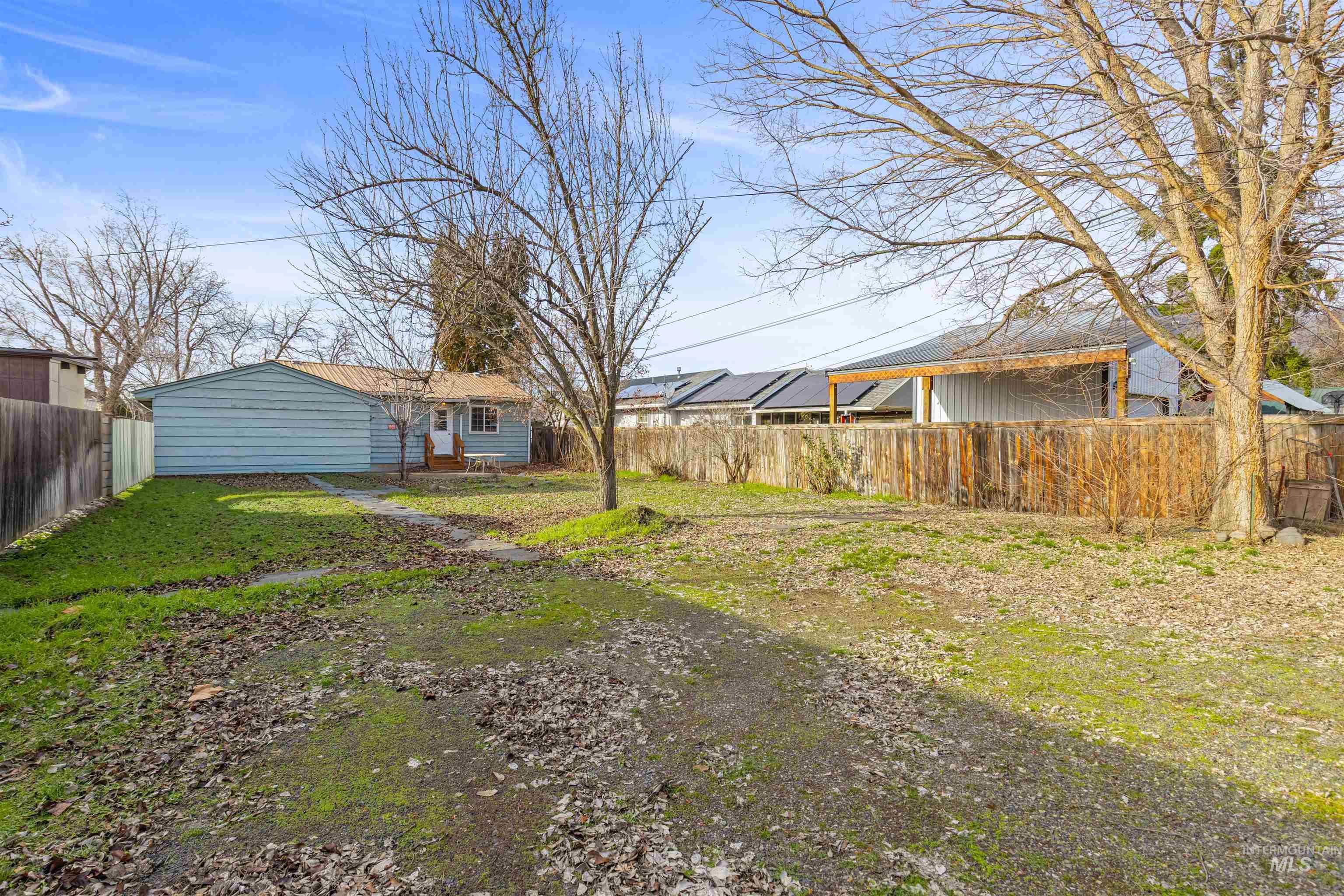 737 4th Street, Clarkston, Washington 99403, 2 Bedrooms, 1 Bathroom, Residential For Sale, Price $249,900,MLS 98973089