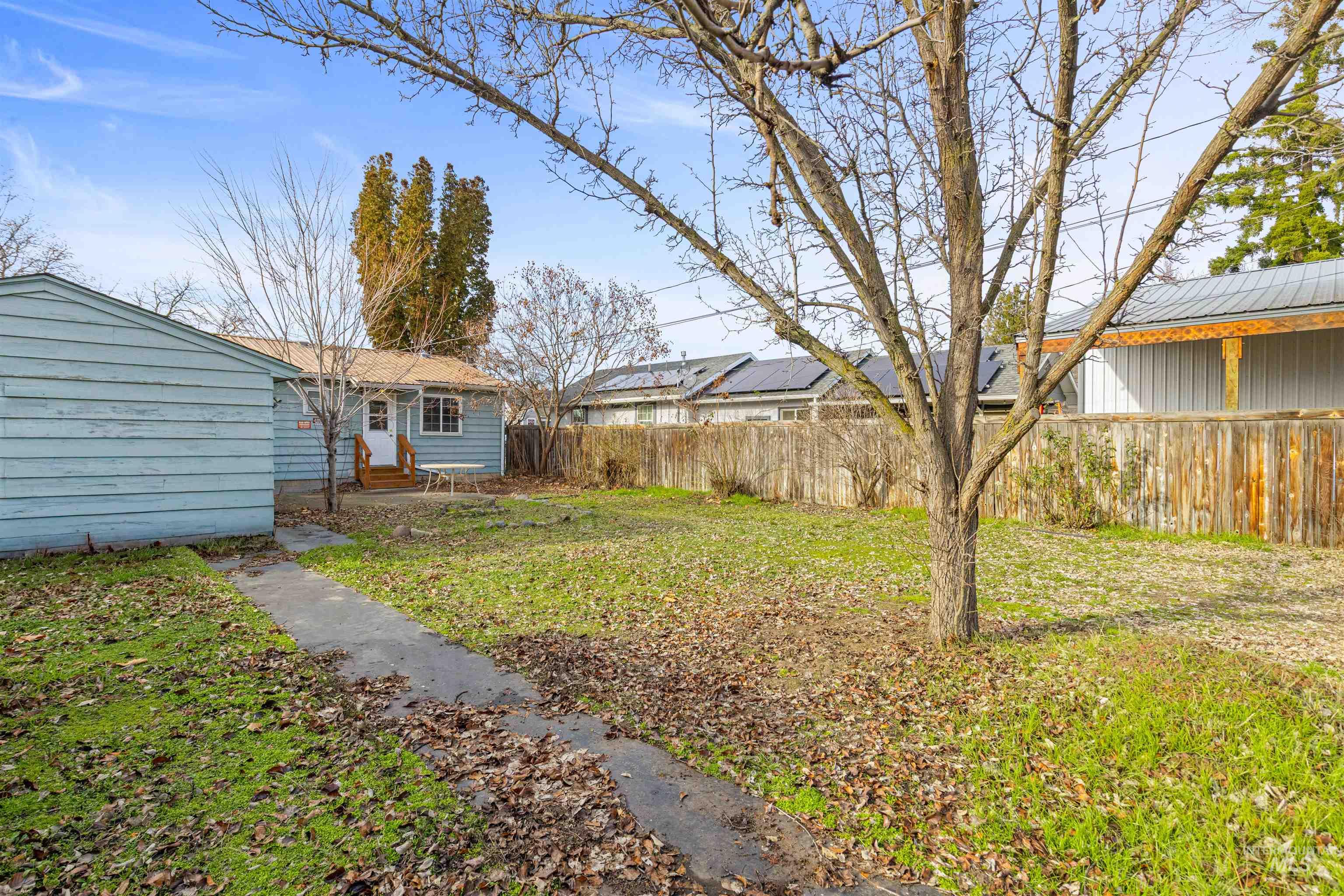 737 4th Street, Clarkston, Washington 99403, 2 Bedrooms, 1 Bathroom, Residential For Sale, Price $249,900,MLS 98973089