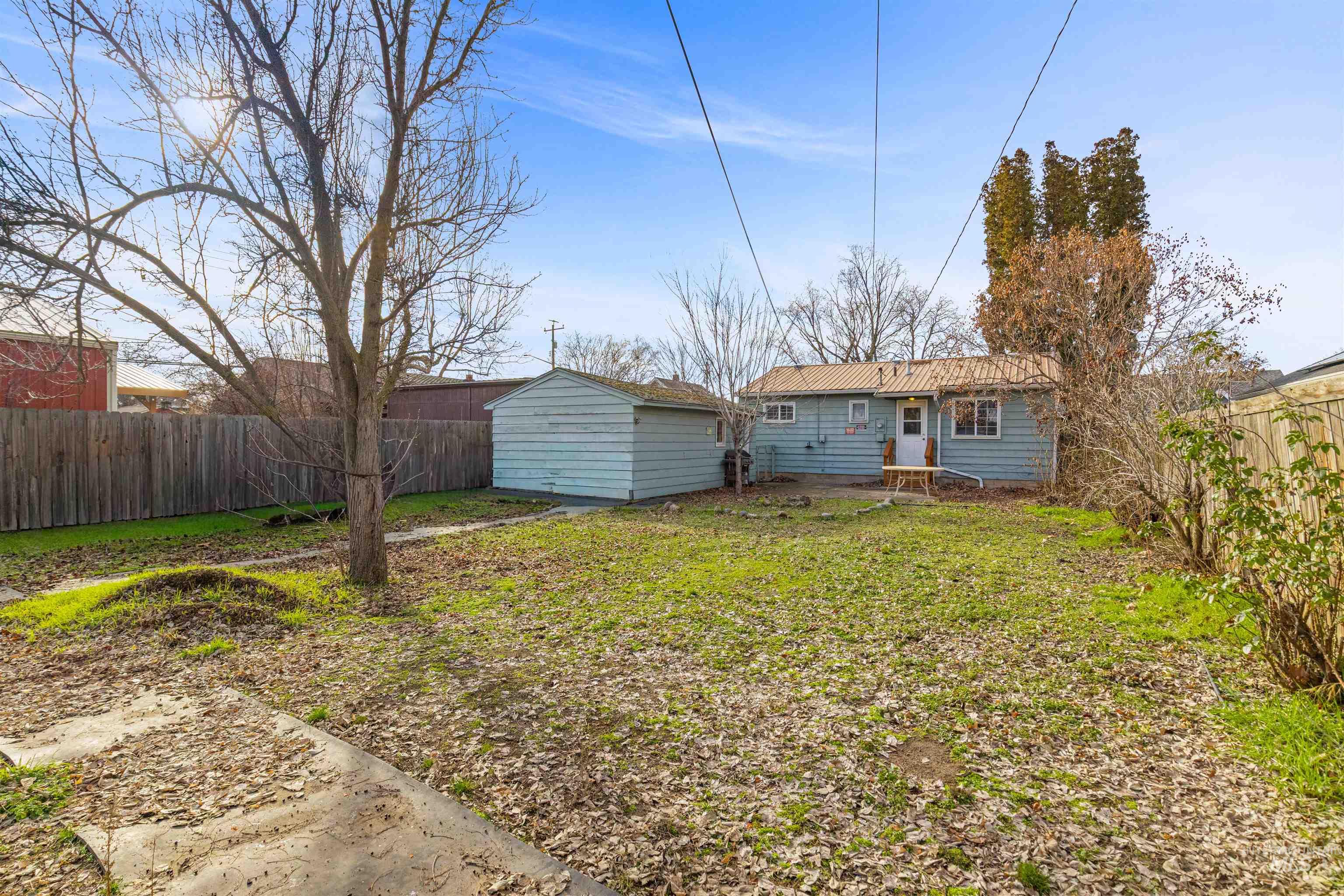 737 4th Street, Clarkston, Washington 99403, 2 Bedrooms, 1 Bathroom, Residential For Sale, Price $249,900,MLS 98973089