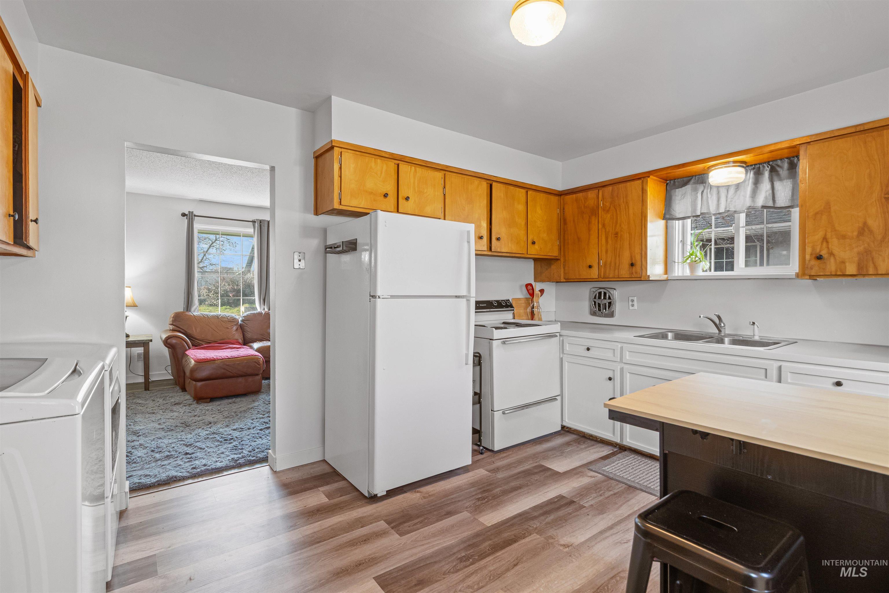 737 4th Street, Clarkston, Washington 99403, 2 Bedrooms, 1 Bathroom, Residential For Sale, Price $249,900,MLS 98973089