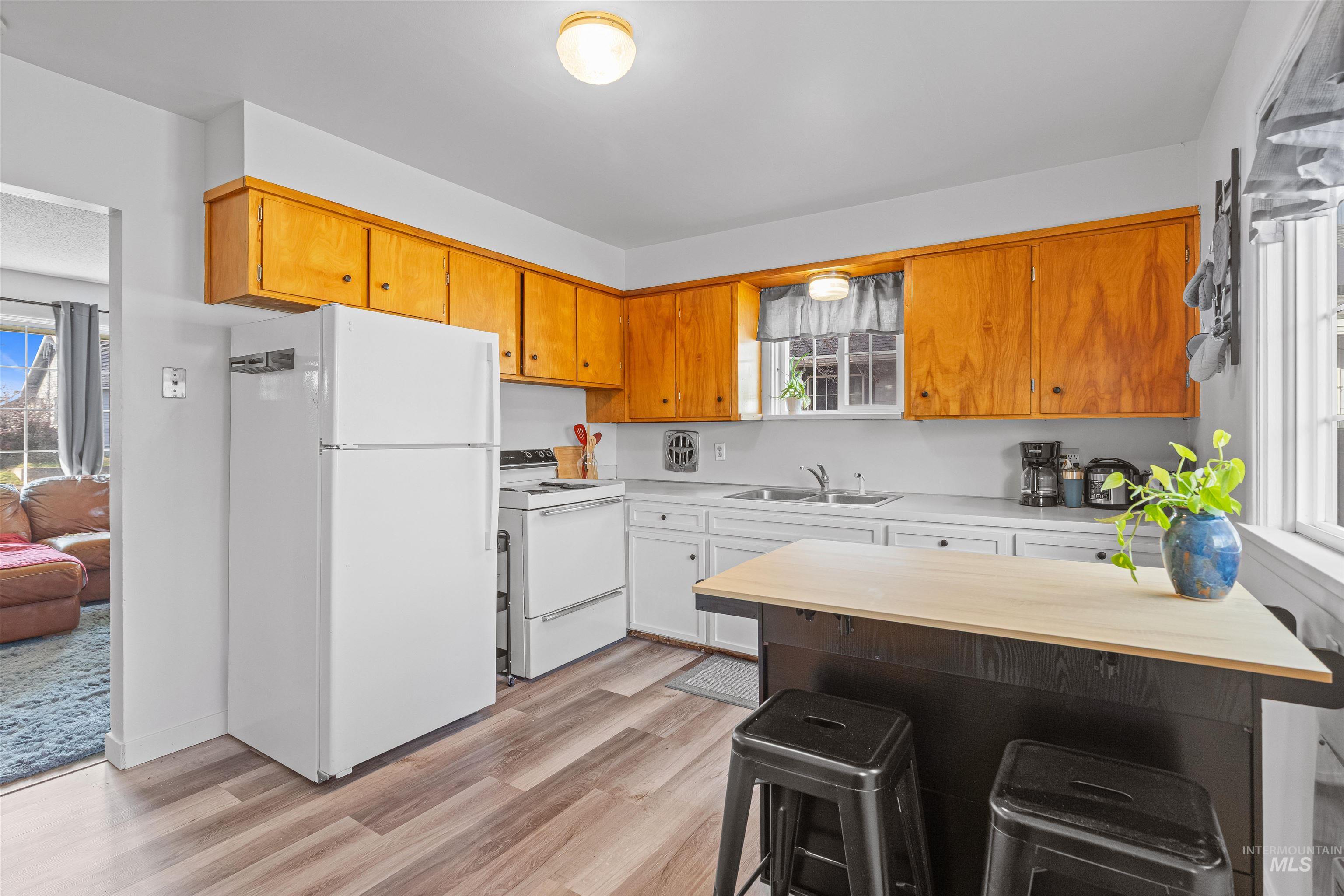 737 4th Street, Clarkston, Washington 99403, 2 Bedrooms, 1 Bathroom, Residential For Sale, Price $249,900,MLS 98973089