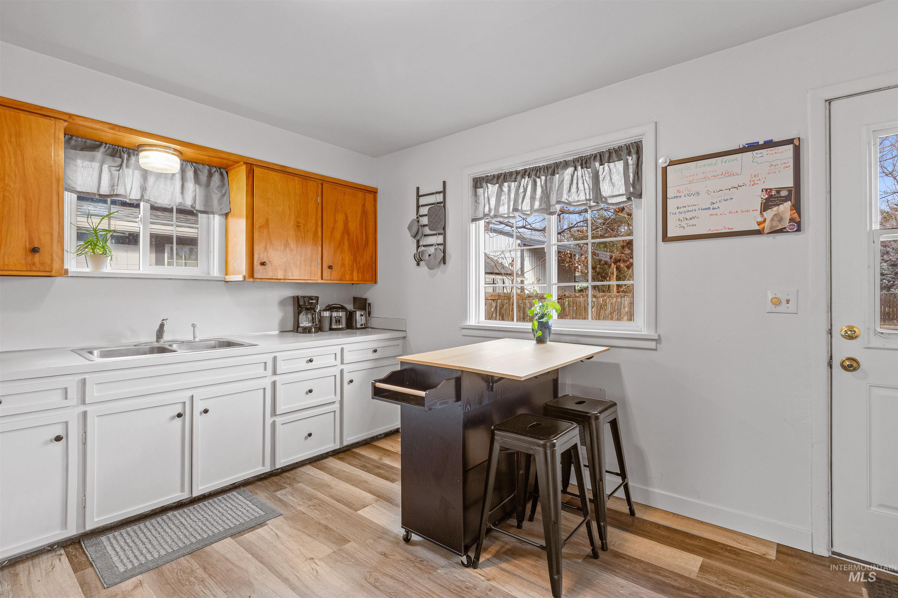 737 4th Street, Clarkston, Washington 99403, 2 Bedrooms, 1 Bathroom, Residential For Sale, Price $249,900,MLS 98973089