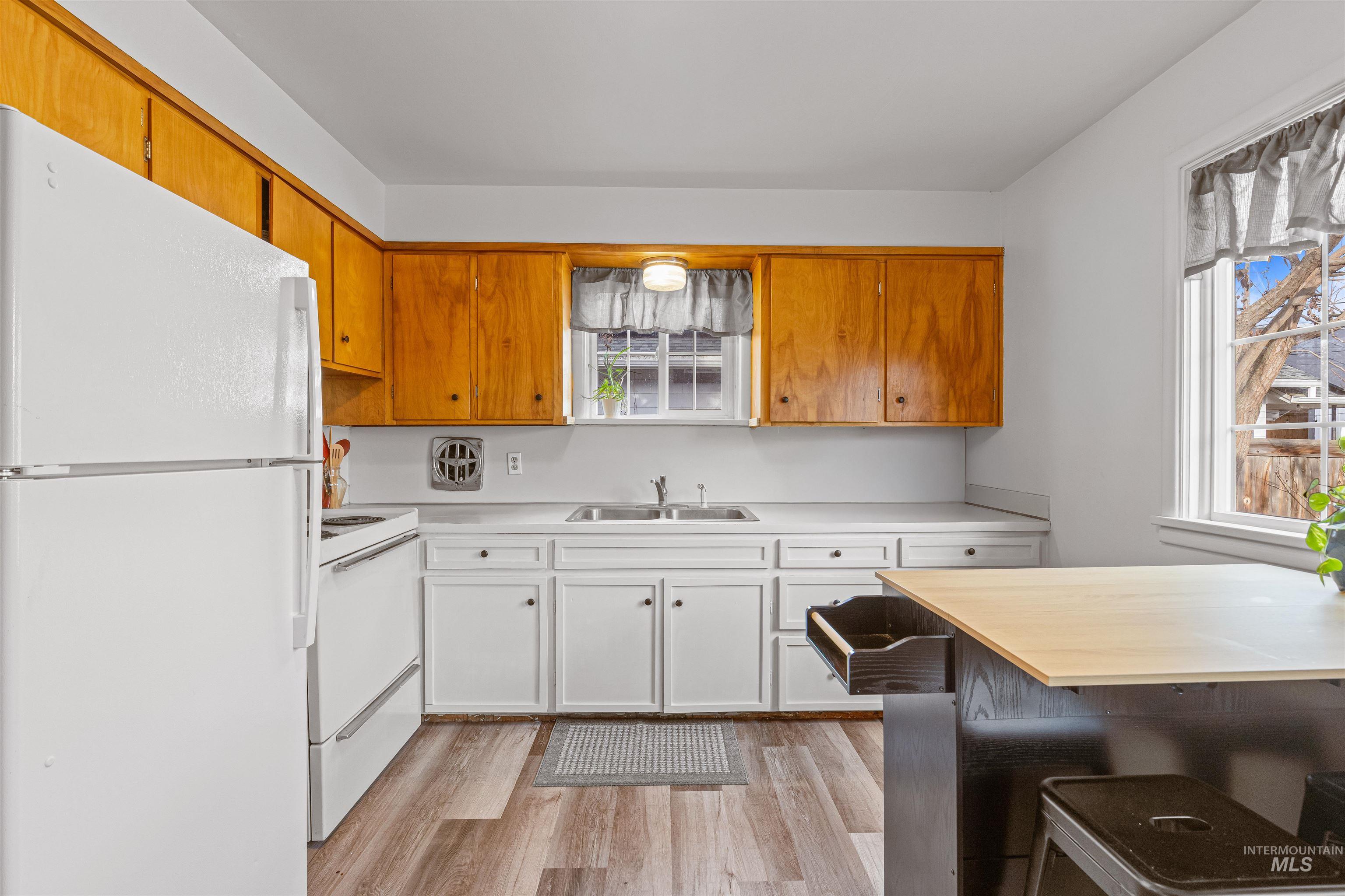 737 4th Street, Clarkston, Washington 99403, 2 Bedrooms, 1 Bathroom, Residential For Sale, Price $249,900,MLS 98973089