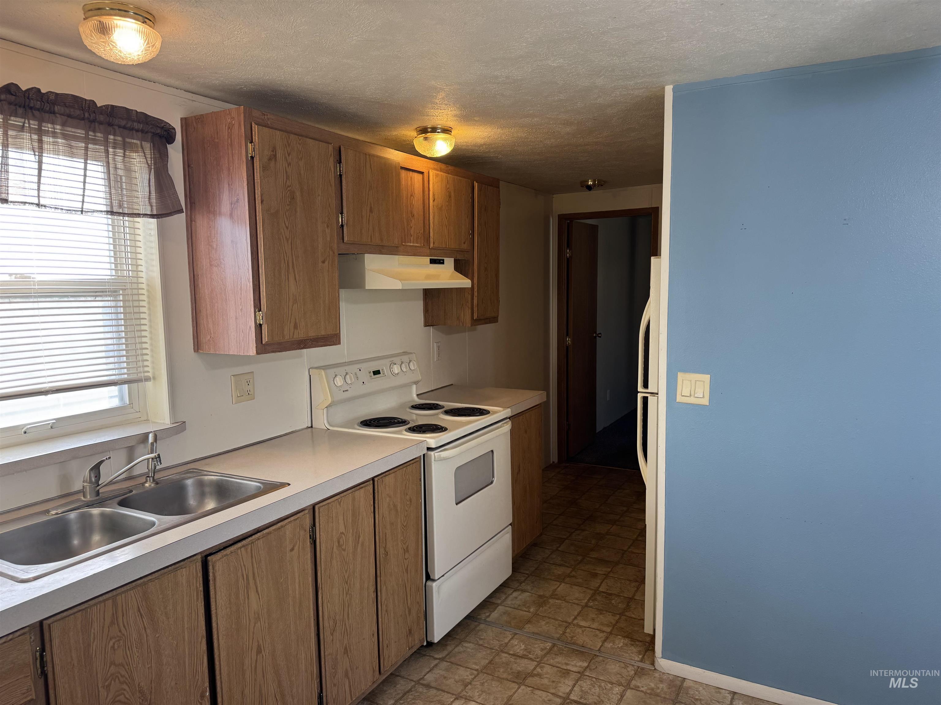 198 South Hills Road, Twin Falls, Idaho 83301, 2 Bedrooms, 2 Bathrooms, Residential For Sale, Price $87,000, 98973090