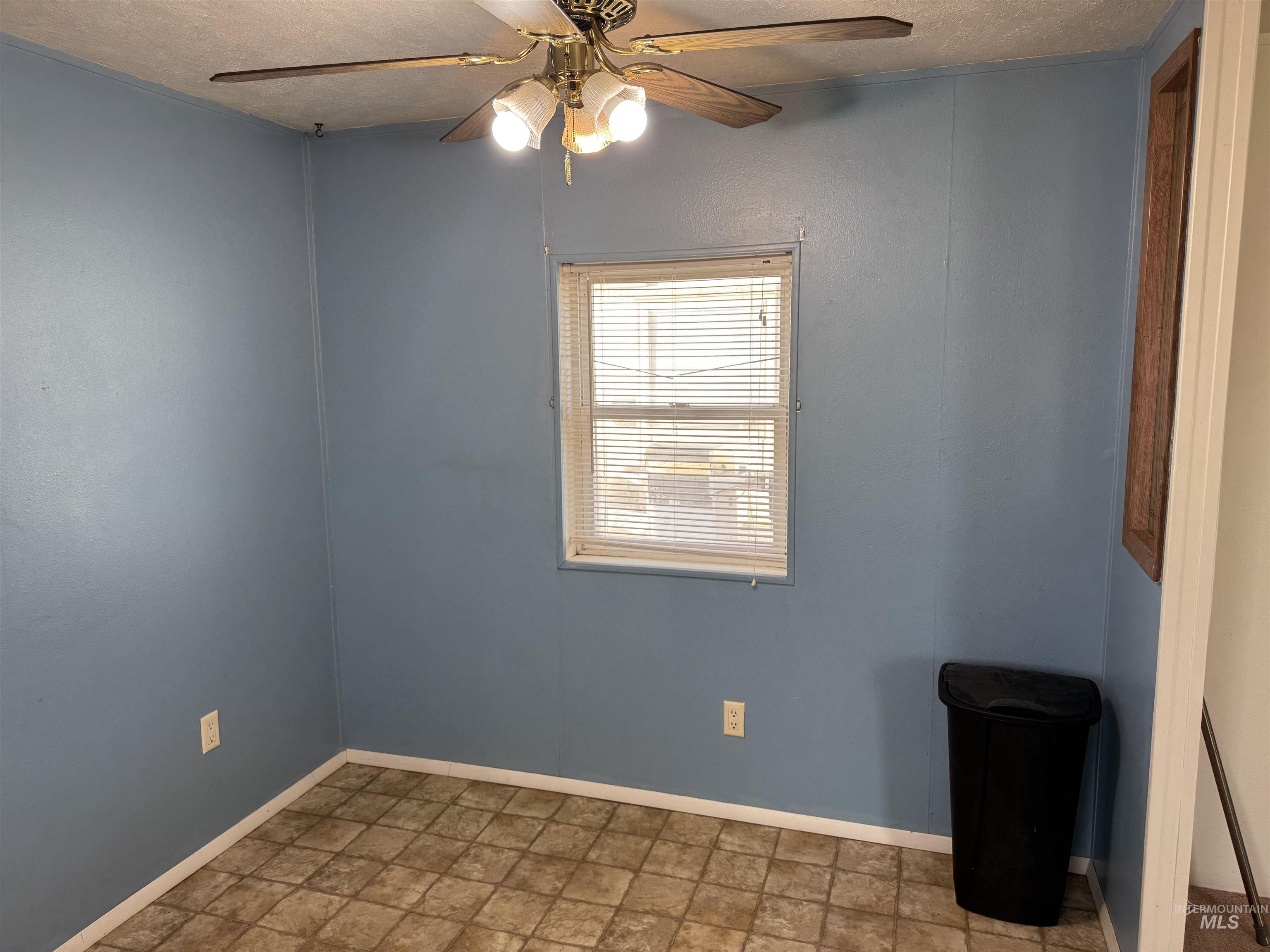 198 South Hills Road, Twin Falls, Idaho 83301, 2 Bedrooms, 2 Bathrooms, Residential For Sale, Price $87,000,MLS 98973090