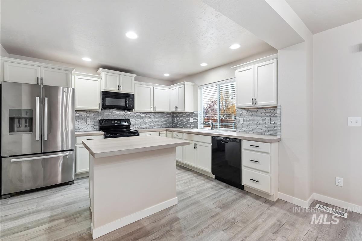 13576 Cocoa Beach St, Caldwell, Idaho 83607, 4 Bedrooms, 3 Bathrooms, Residential For Sale, Price $419,000,MLS 98973091