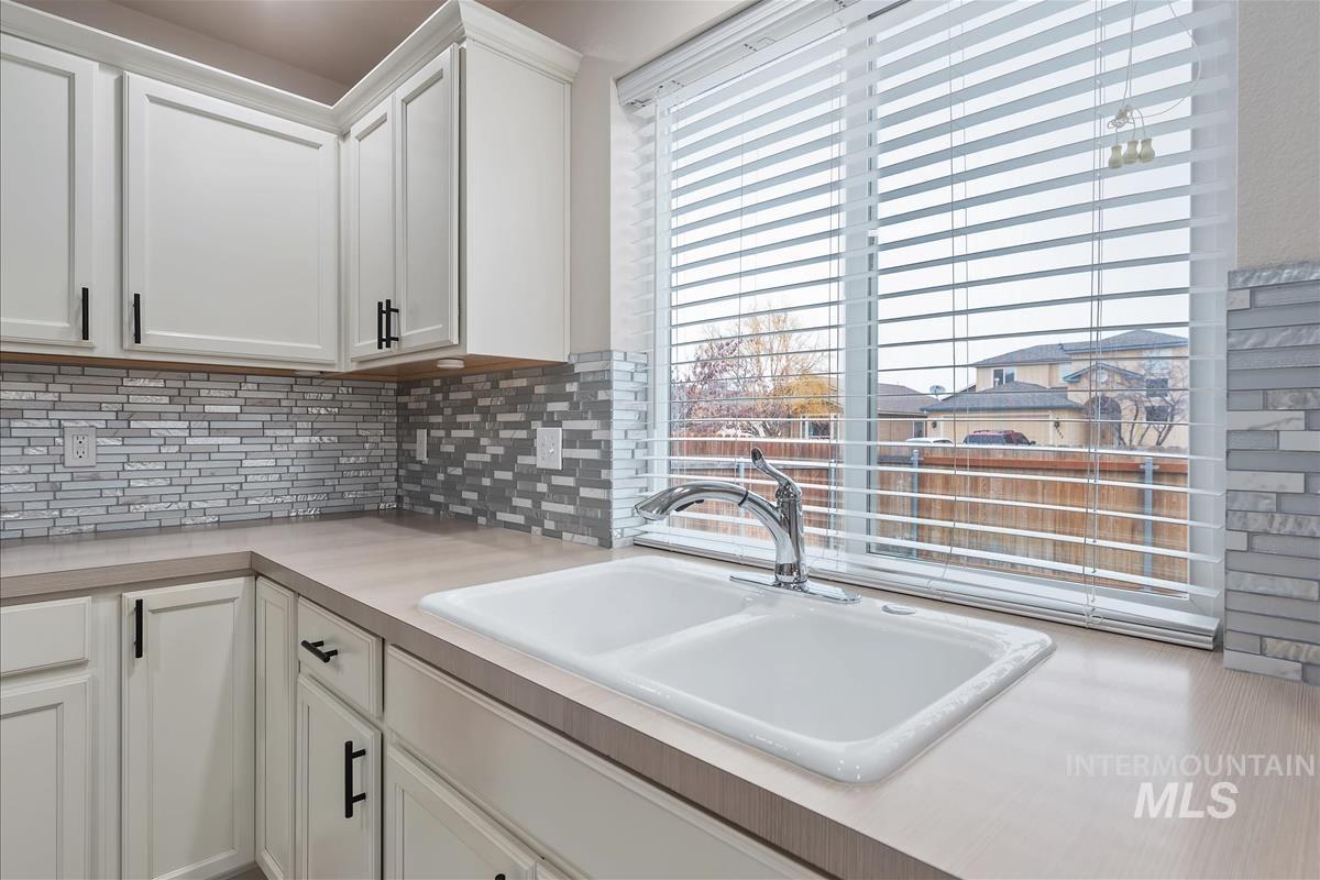 13576 Cocoa Beach St, Caldwell, Idaho 83607, 4 Bedrooms, 3 Bathrooms, Residential For Sale, Price $419,000,MLS 98973091