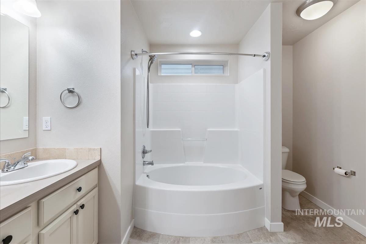 13576 Cocoa Beach St, Caldwell, Idaho 83607, 4 Bedrooms, 3 Bathrooms, Residential For Sale, Price $419,000,MLS 98973091