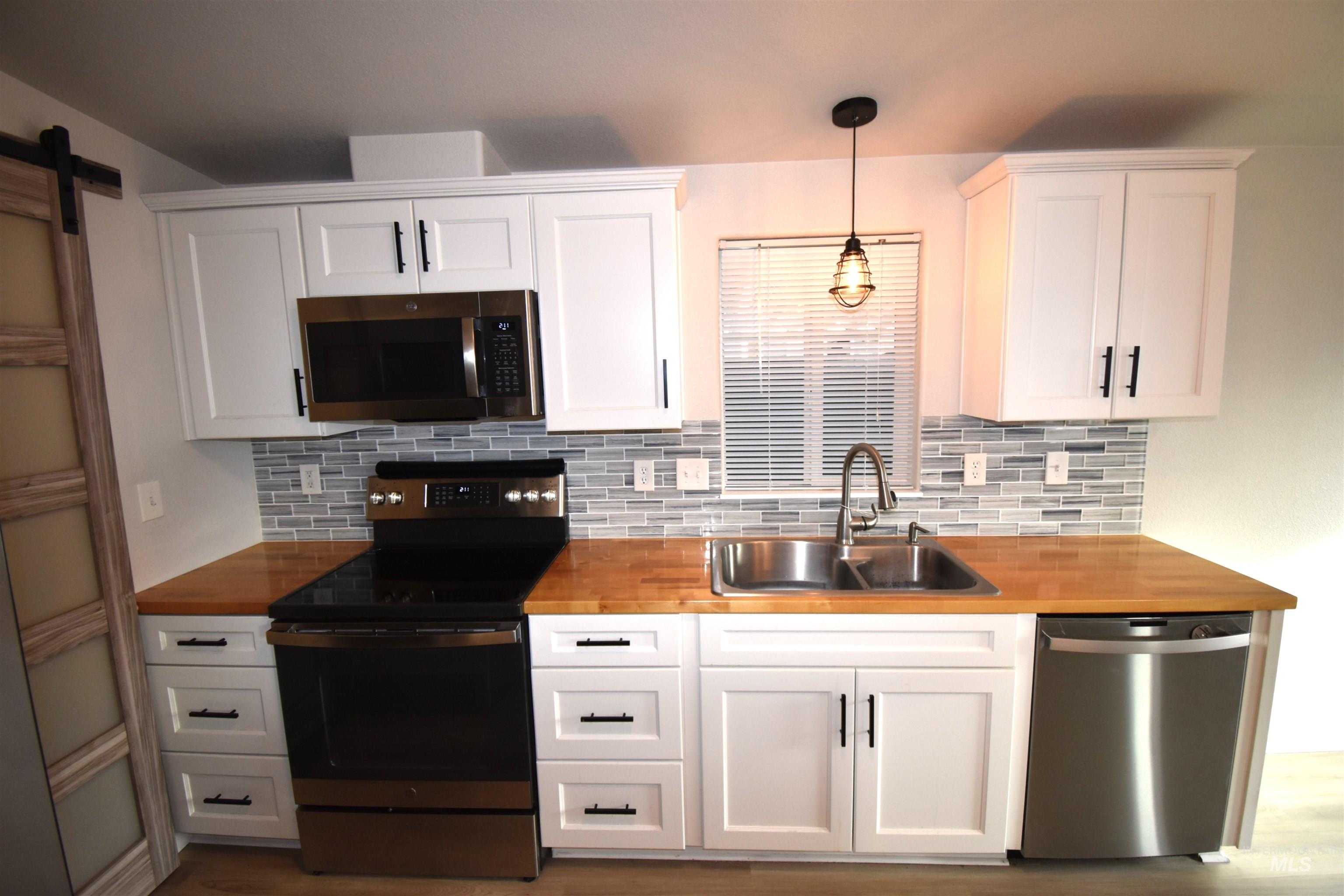 3610 15th Street, Lewiston, Idaho 83501, 2 Bedrooms, 2 Bathrooms, Residential For Sale, Price $189,500,MLS 98973092