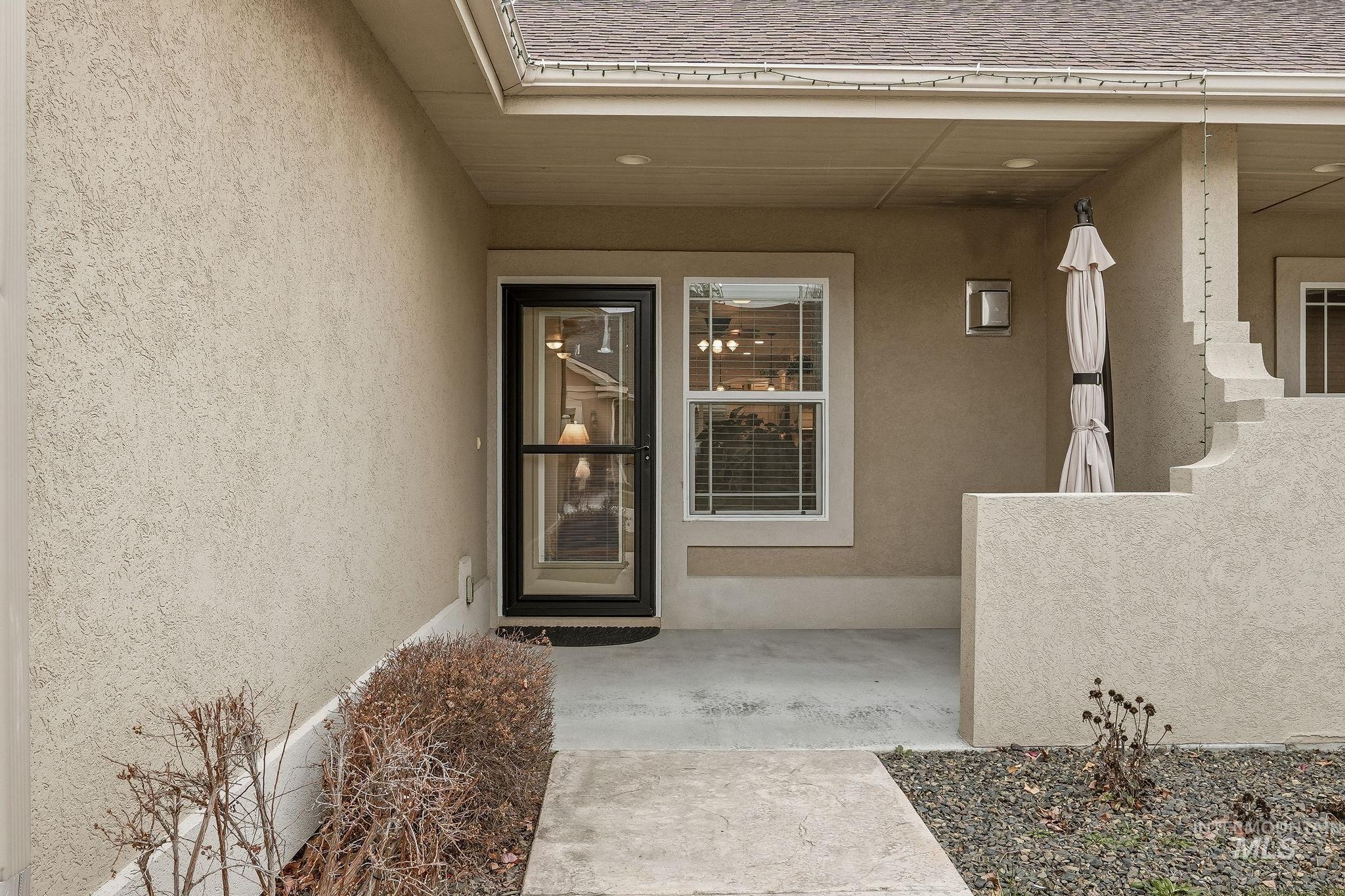 1669 E Horse Creek, Meridian, Idaho 83642, 3 Bedrooms, 2 Bathrooms, Residential For Sale, Price $409,900,MLS 98973096